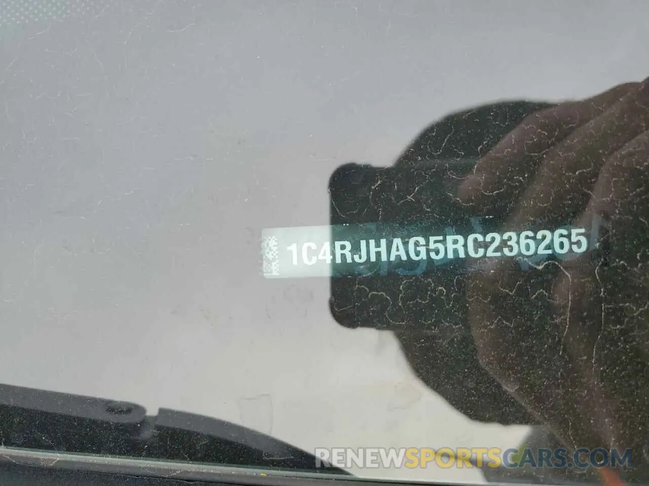 13 fotografías del automóvil dañado 1C4RJHAG5RC236265 JEEP GRAND CHER 2024