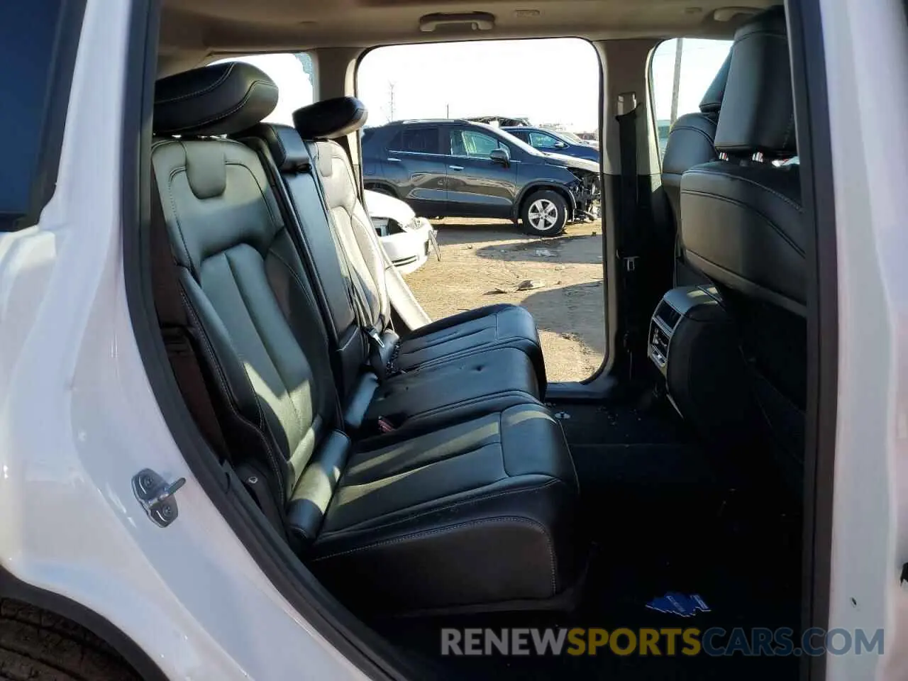 10 fotografías del automóvil dañado 1C4RJHBGXRC715800 JEEP GRAND CHER 2024