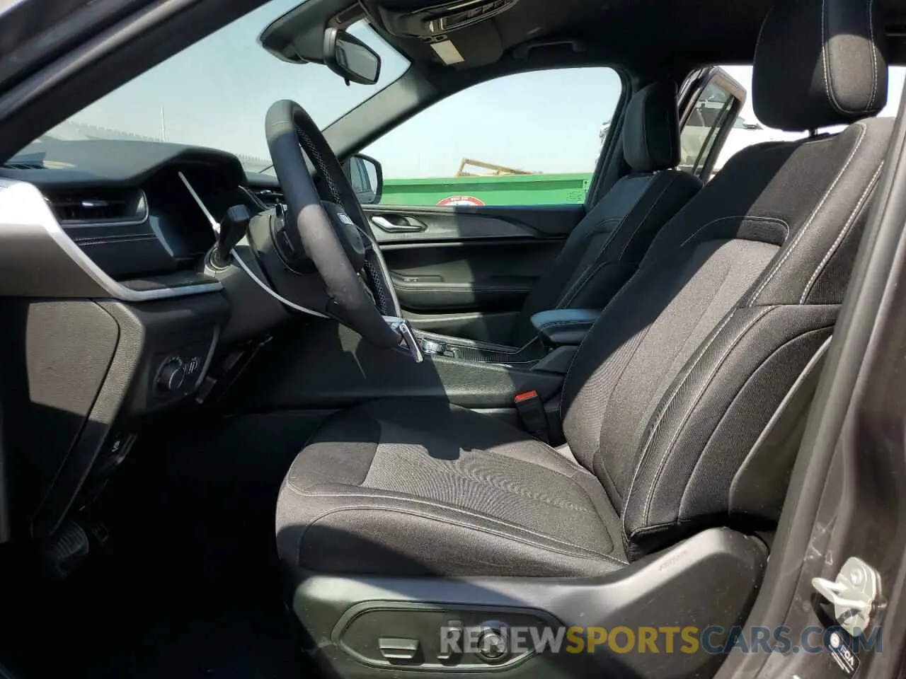 7 fotografías del automóvil dañado 1C4RJJAG3R8601763 JEEP GRAND CHER 2024