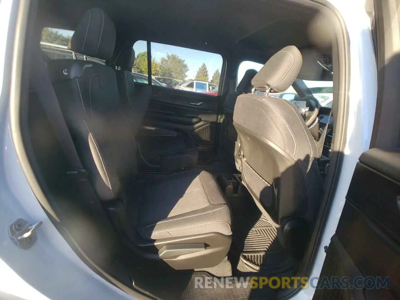 11 fotografías del automóvil dañado 1C4RJKAG1R8562919 JEEP GRAND CHER 2024