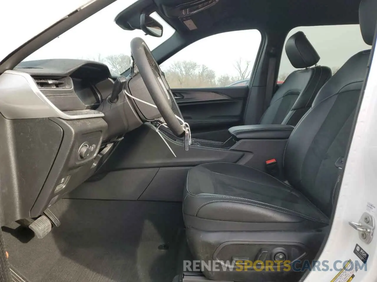 7 fotografías del automóvil dañado 1C4RJKAG1R8625128 JEEP GRAND CHER 2024