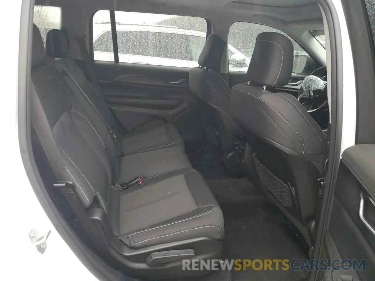 11 fotografías del automóvil dañado 1C4RJKAG2R8947048 JEEP GRAND CHER 2024