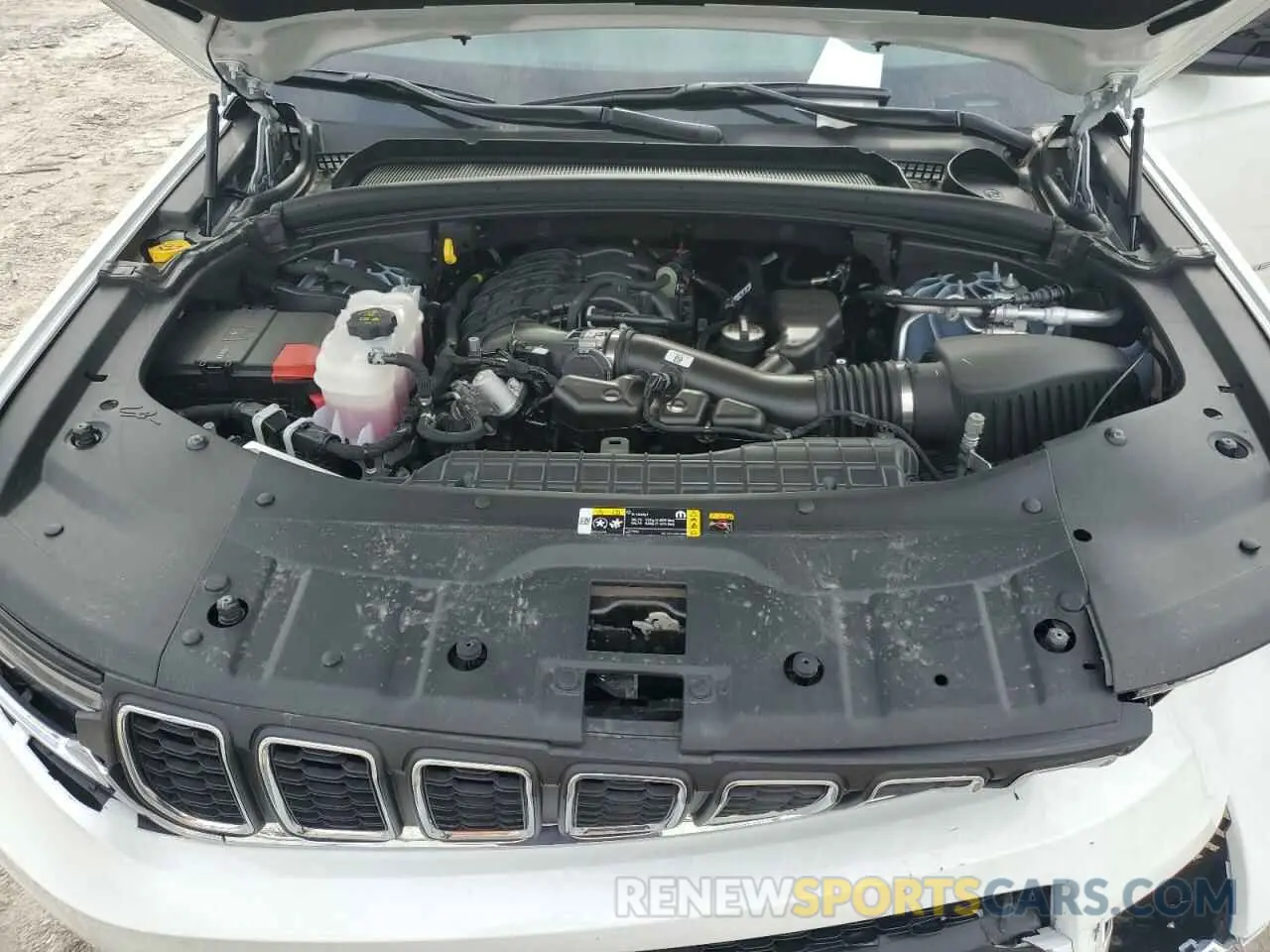 12 fotografías del automóvil dañado 1C4RJKAG7R8620399 JEEP GRAND CHER 2024