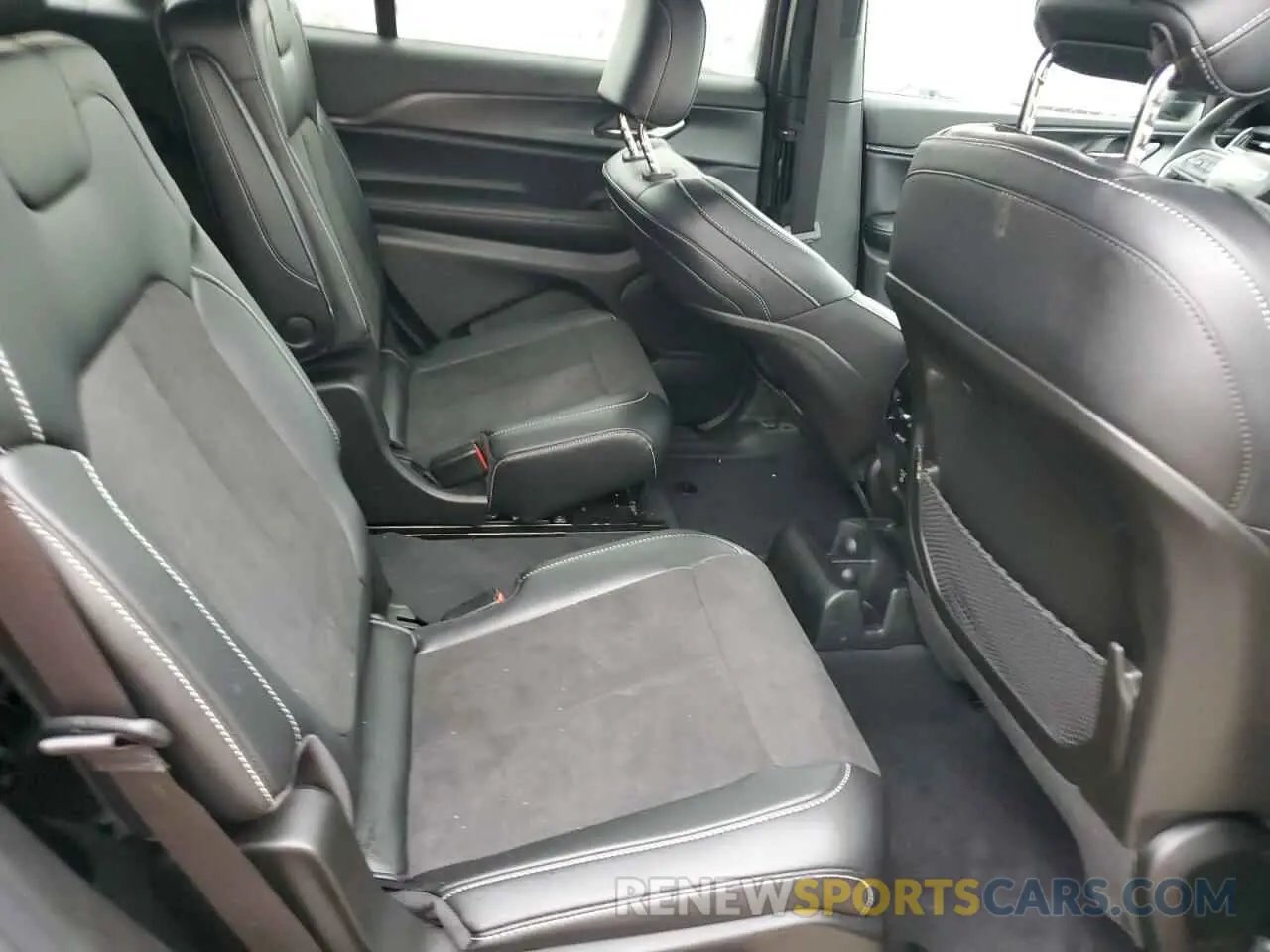 11 fotografías del automóvil dañado 1C4RJKAGXR8624625 JEEP GRAND CHER 2024