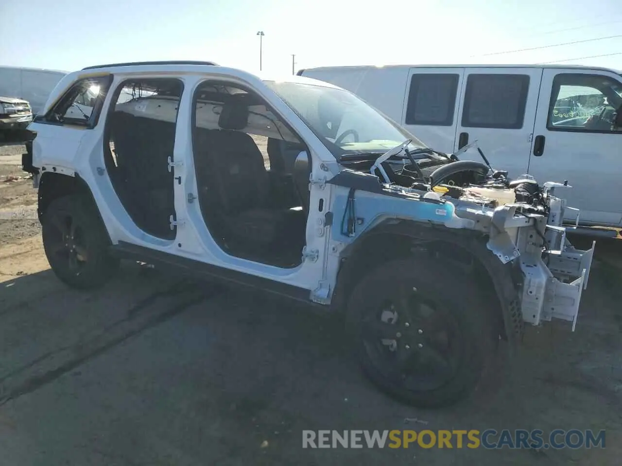 4 fotografías del automóvil dañado 1C4RJHBG4SC294730 JEEP GRAND CHER 2025