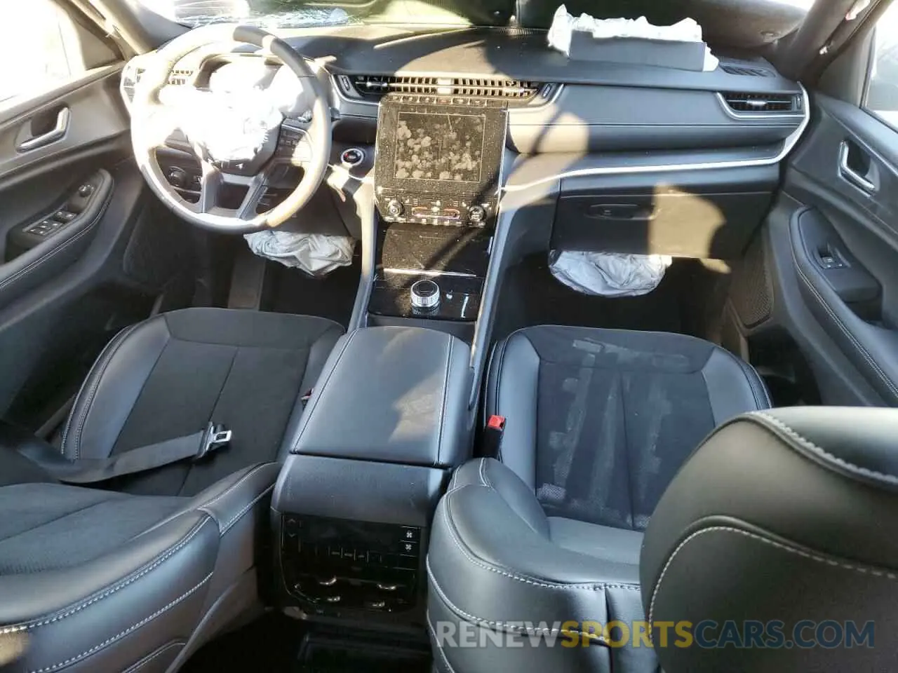8 fotografías del automóvil dañado 1C4RJJAG2S8631696 JEEP GRAND CHER 2025