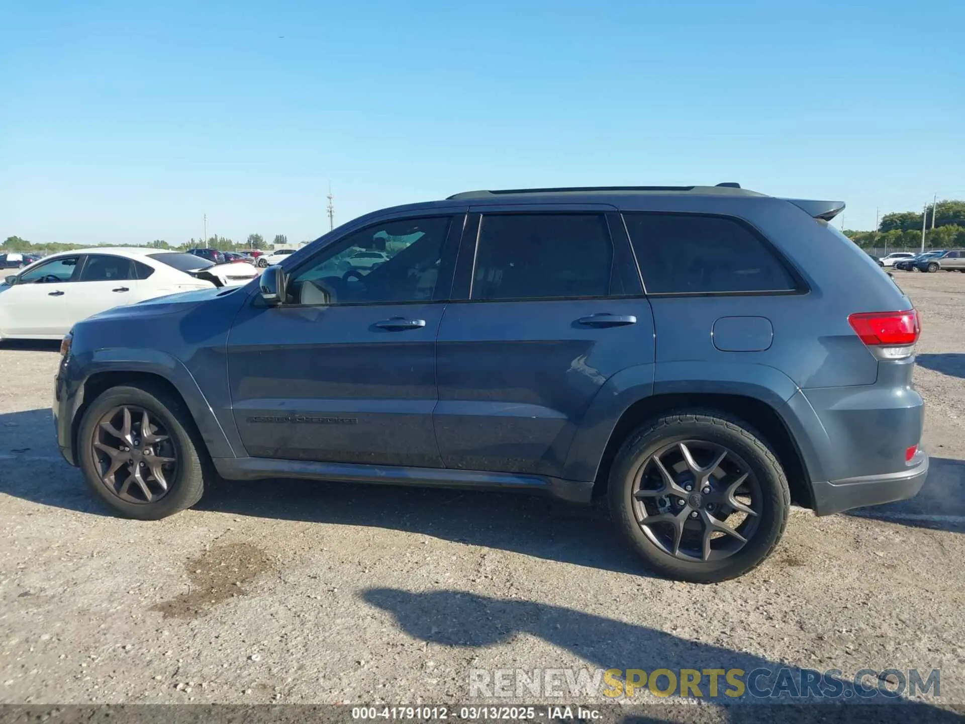 14 fotografías del automóvil dañado 1C4RJEBG1KC811027 JEEP GRAND CHEROKEE 2019