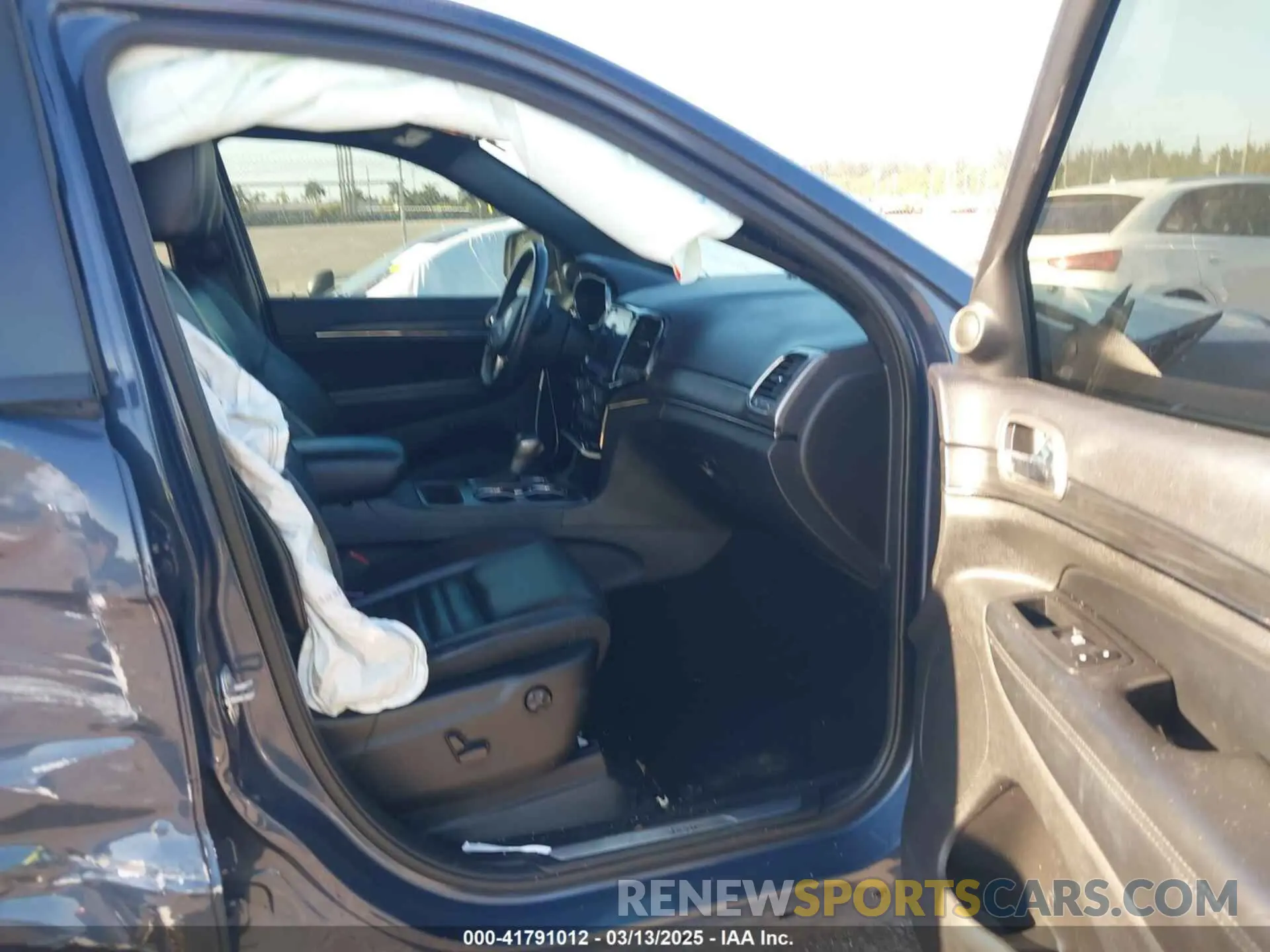 5 fotografías del automóvil dañado 1C4RJEBG1KC811027 JEEP GRAND CHEROKEE 2019