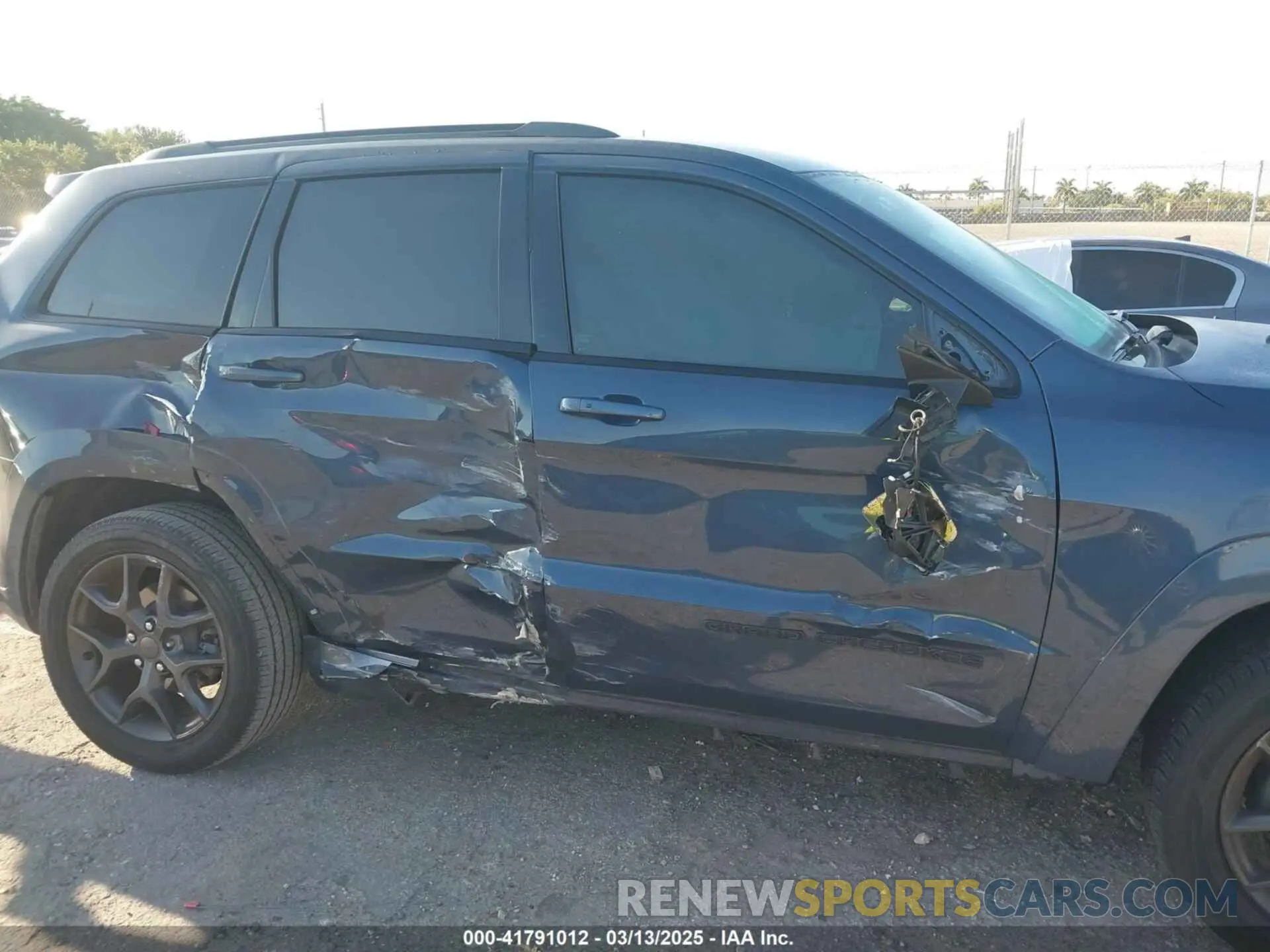 6 fotografías del automóvil dañado 1C4RJEBG1KC811027 JEEP GRAND CHEROKEE 2019