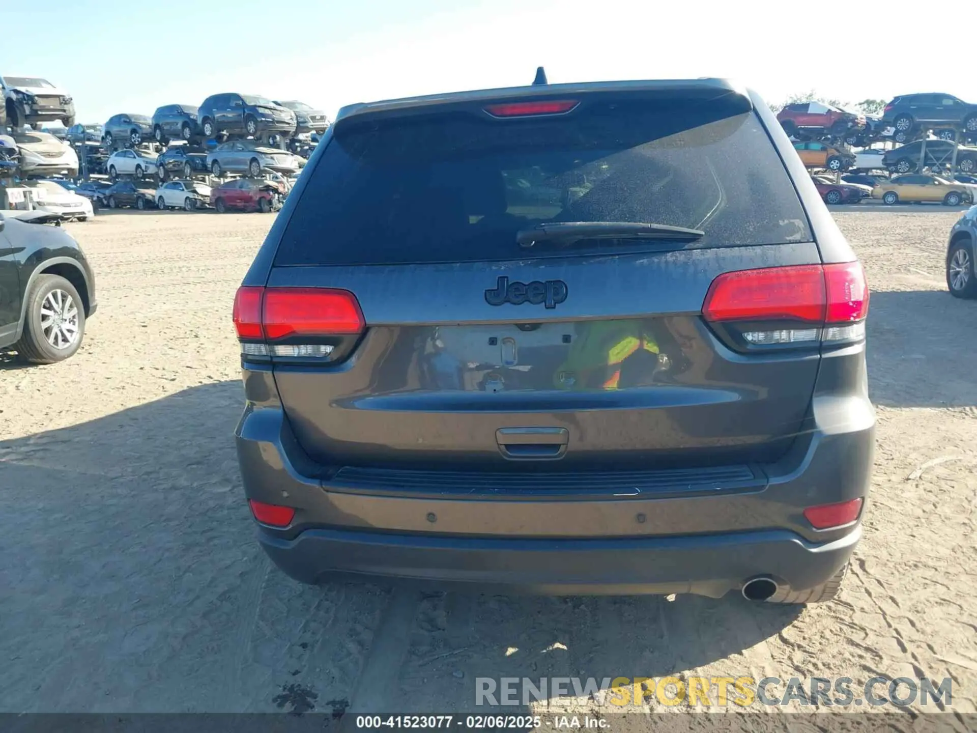 17 fotografías del automóvil dañado 1C4RJEBG4KC698111 JEEP GRAND CHEROKEE 2019