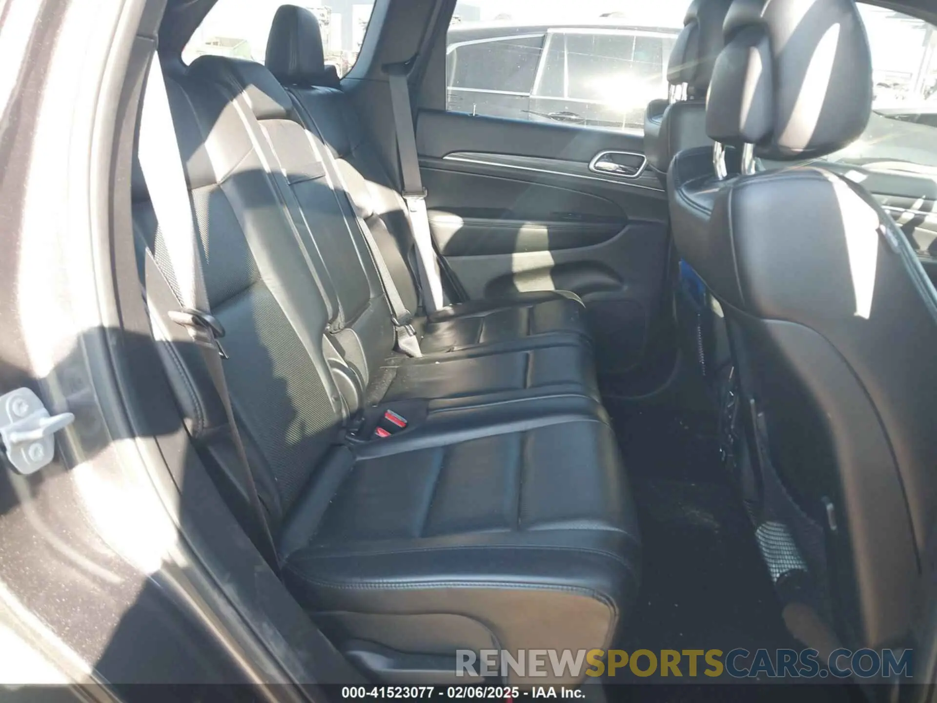 8 fotografías del automóvil dañado 1C4RJEBG4KC698111 JEEP GRAND CHEROKEE 2019