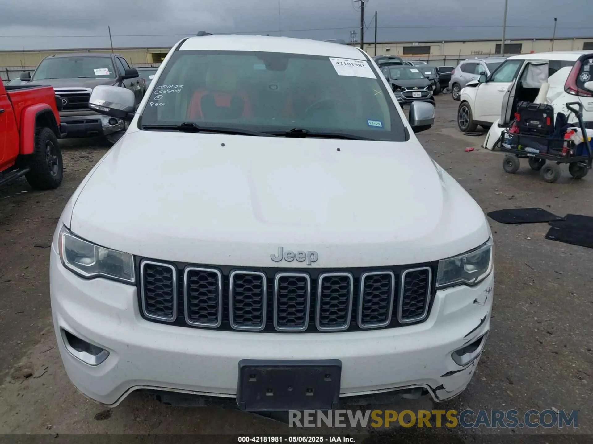 12 fotografías del automóvil dañado 1C4RJEBG5KC816926 JEEP GRAND CHEROKEE 2019