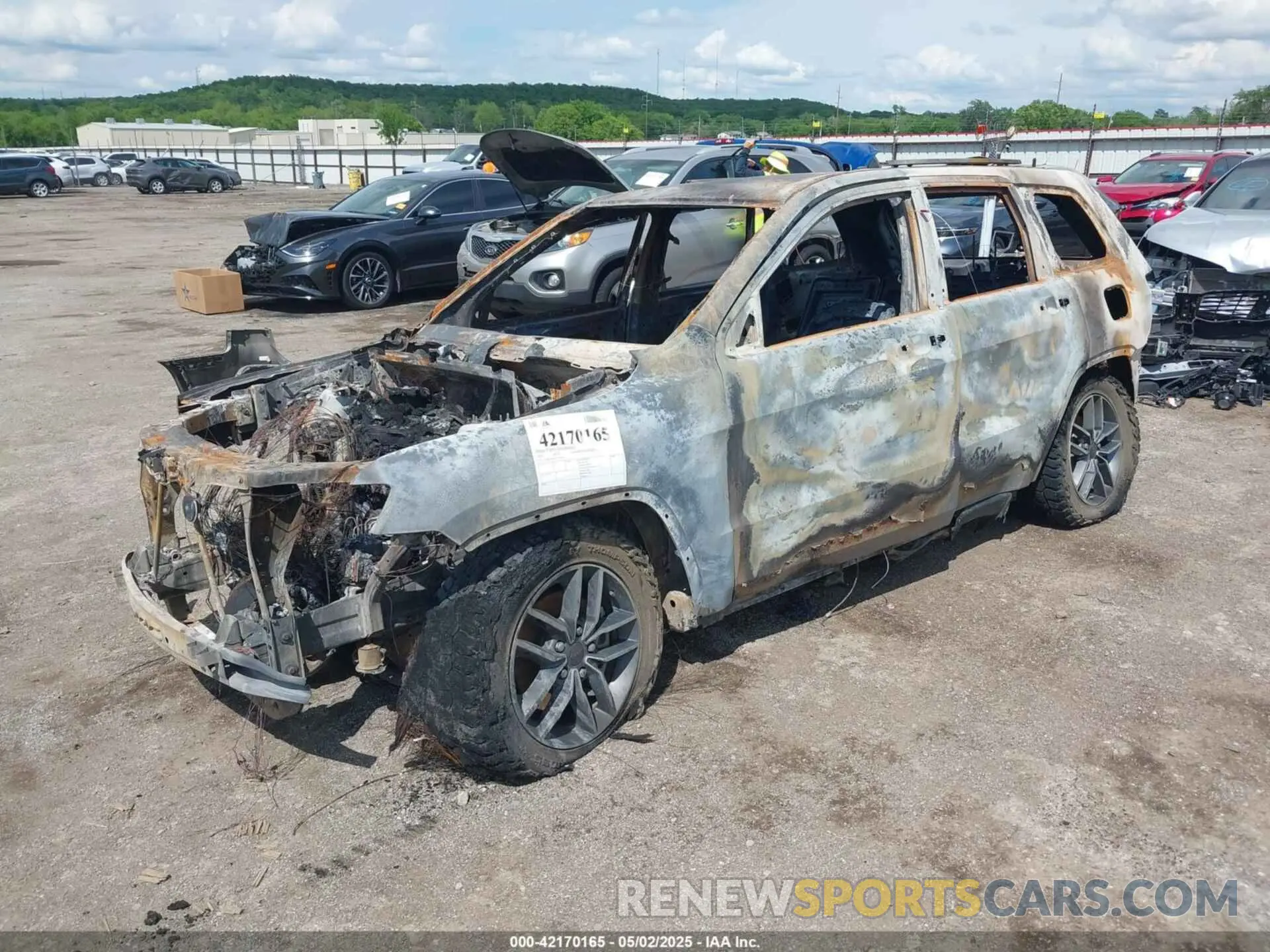 2 fotografías del automóvil dañado 1C4RJEBG6KC751424 JEEP GRAND CHEROKEE 2019