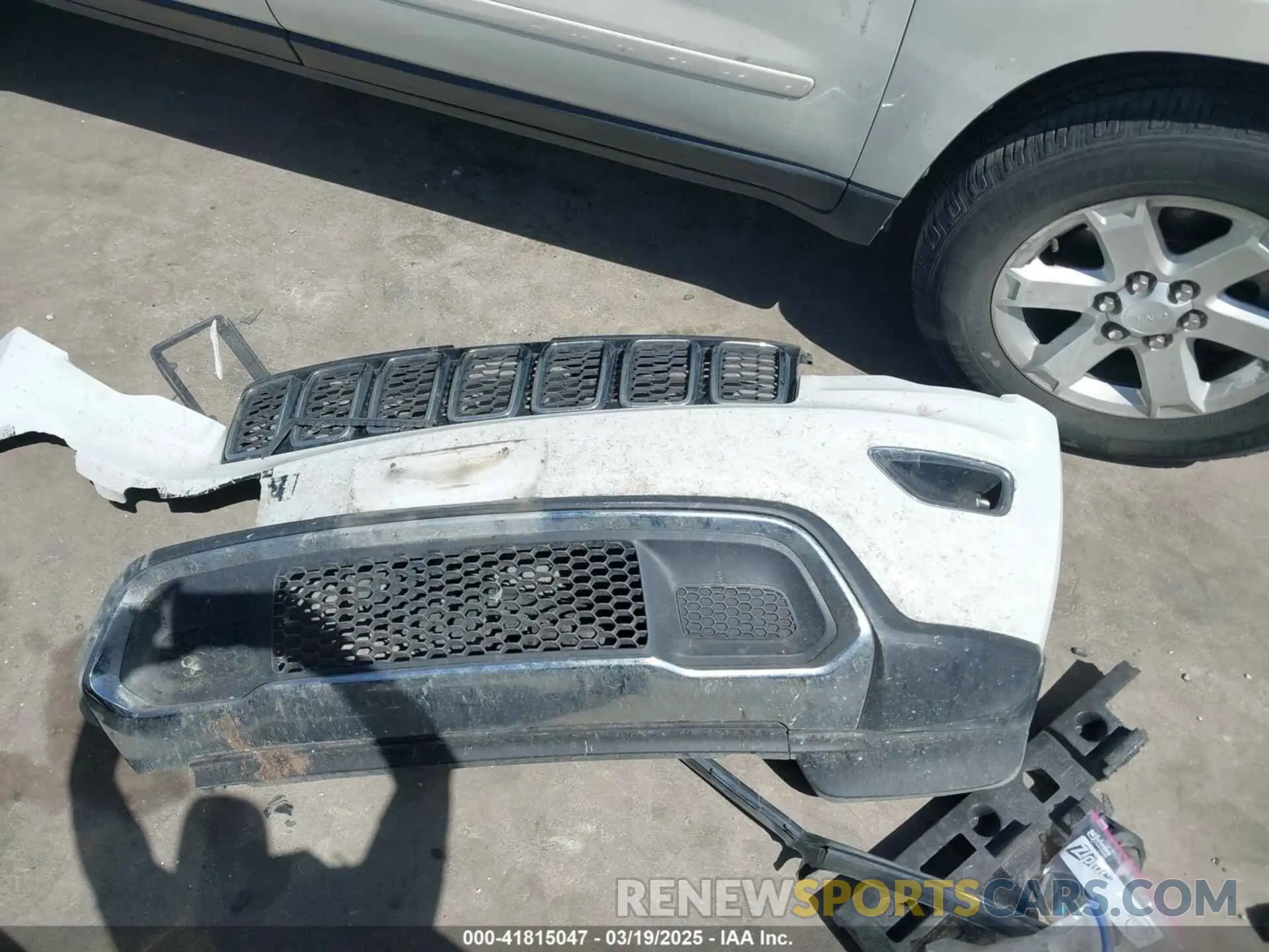 12 fotografías del automóvil dañado 1C4RJEBG7KC680587 JEEP GRAND CHEROKEE 2019