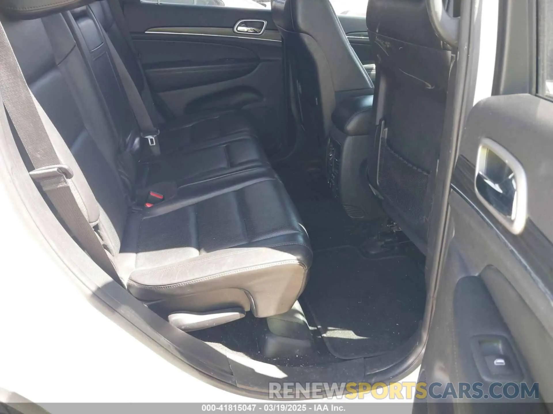 8 fotografías del automóvil dañado 1C4RJEBG7KC680587 JEEP GRAND CHEROKEE 2019