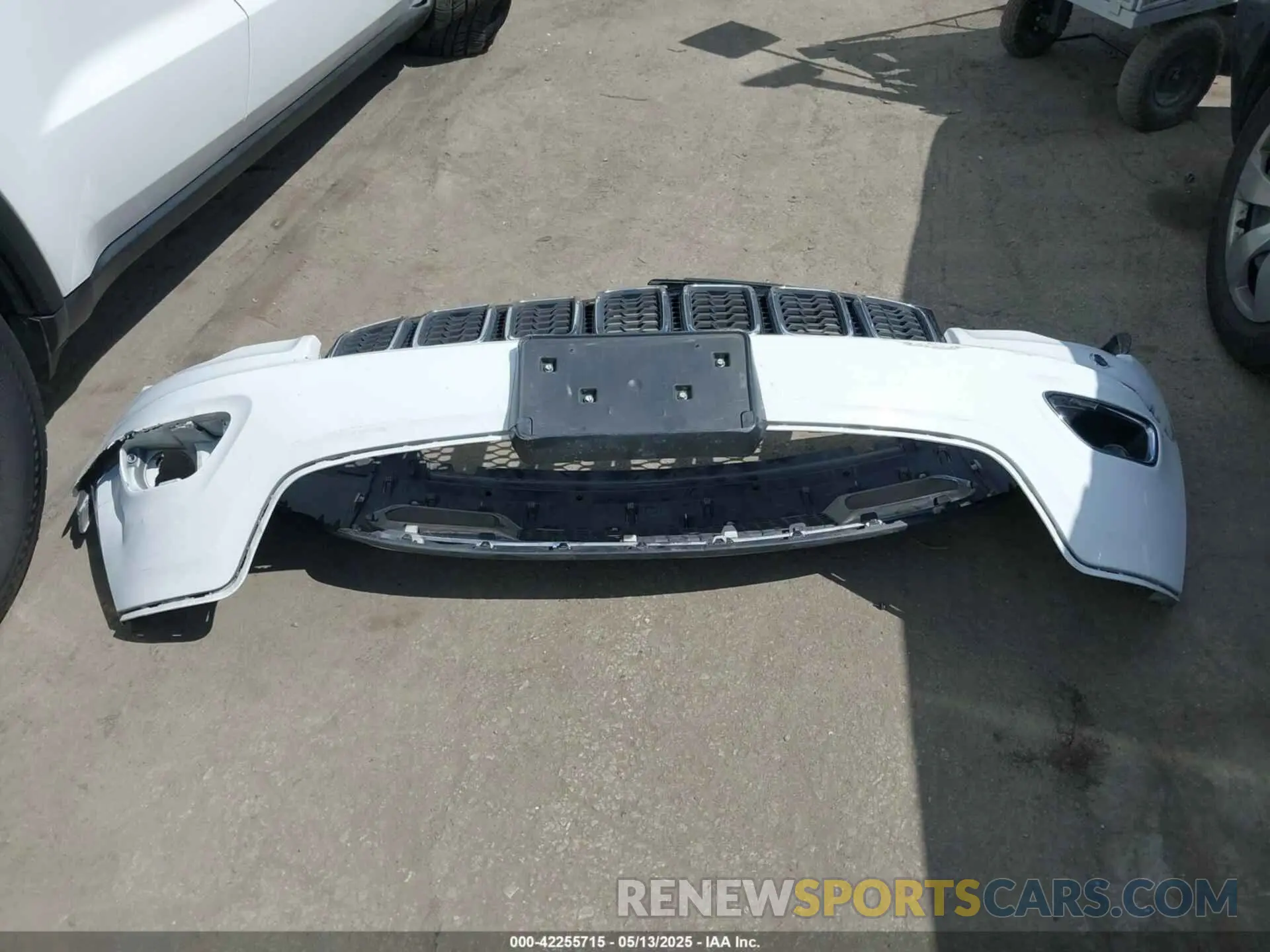 12 fotografías del automóvil dañado 1C4RJEBG8KC789978 JEEP GRAND CHEROKEE 2019