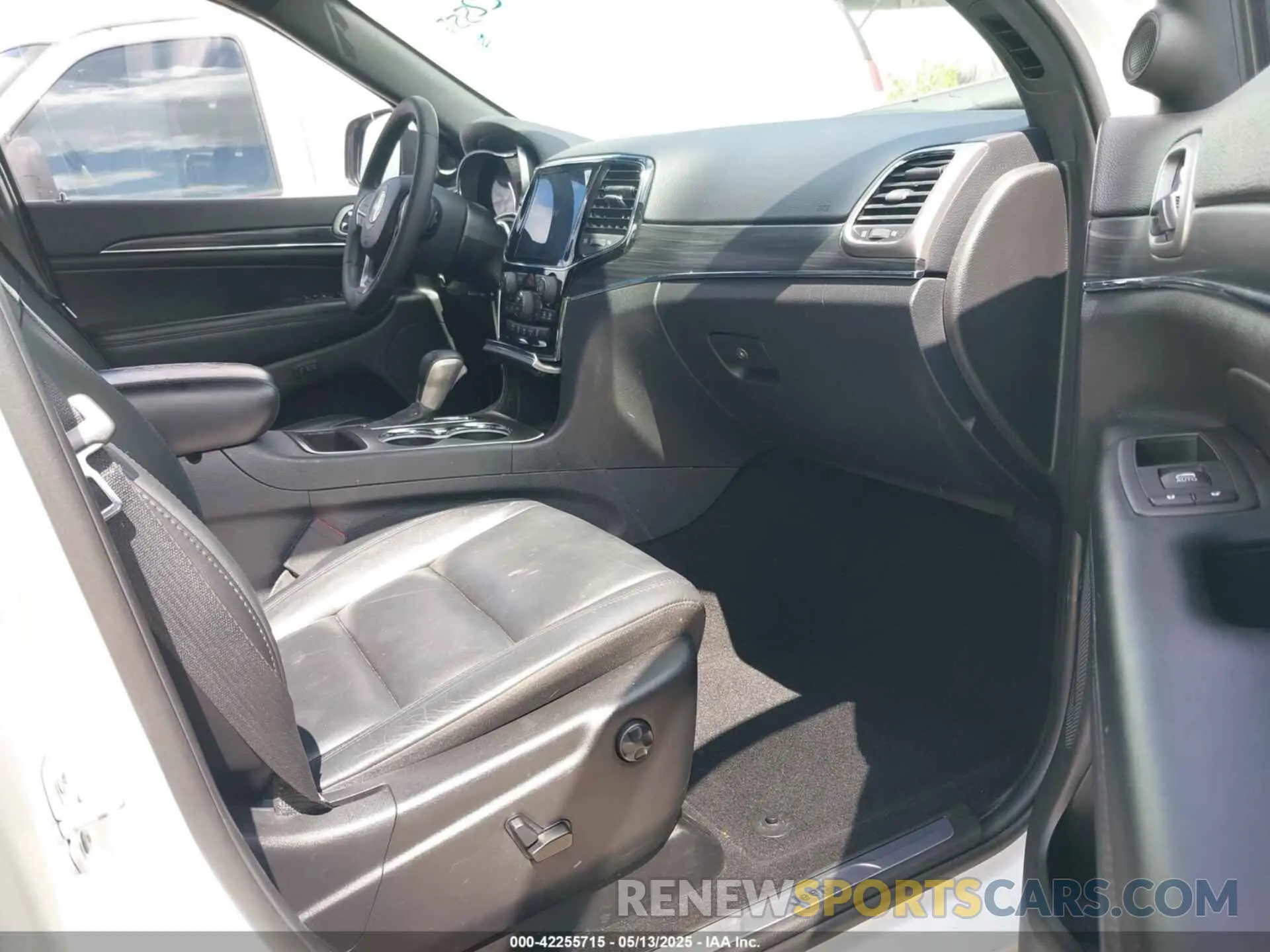 5 fotografías del automóvil dañado 1C4RJEBG8KC789978 JEEP GRAND CHEROKEE 2019