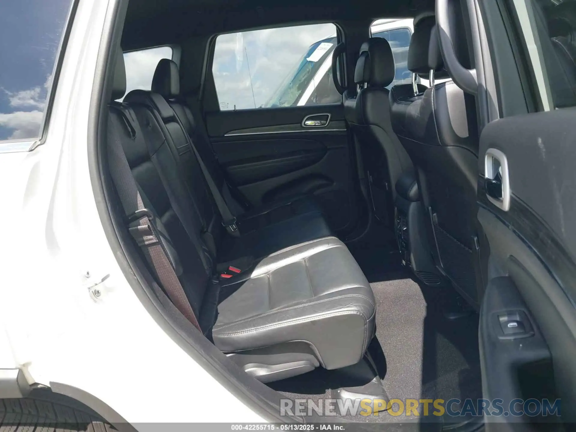 8 fotografías del automóvil dañado 1C4RJEBG8KC789978 JEEP GRAND CHEROKEE 2019