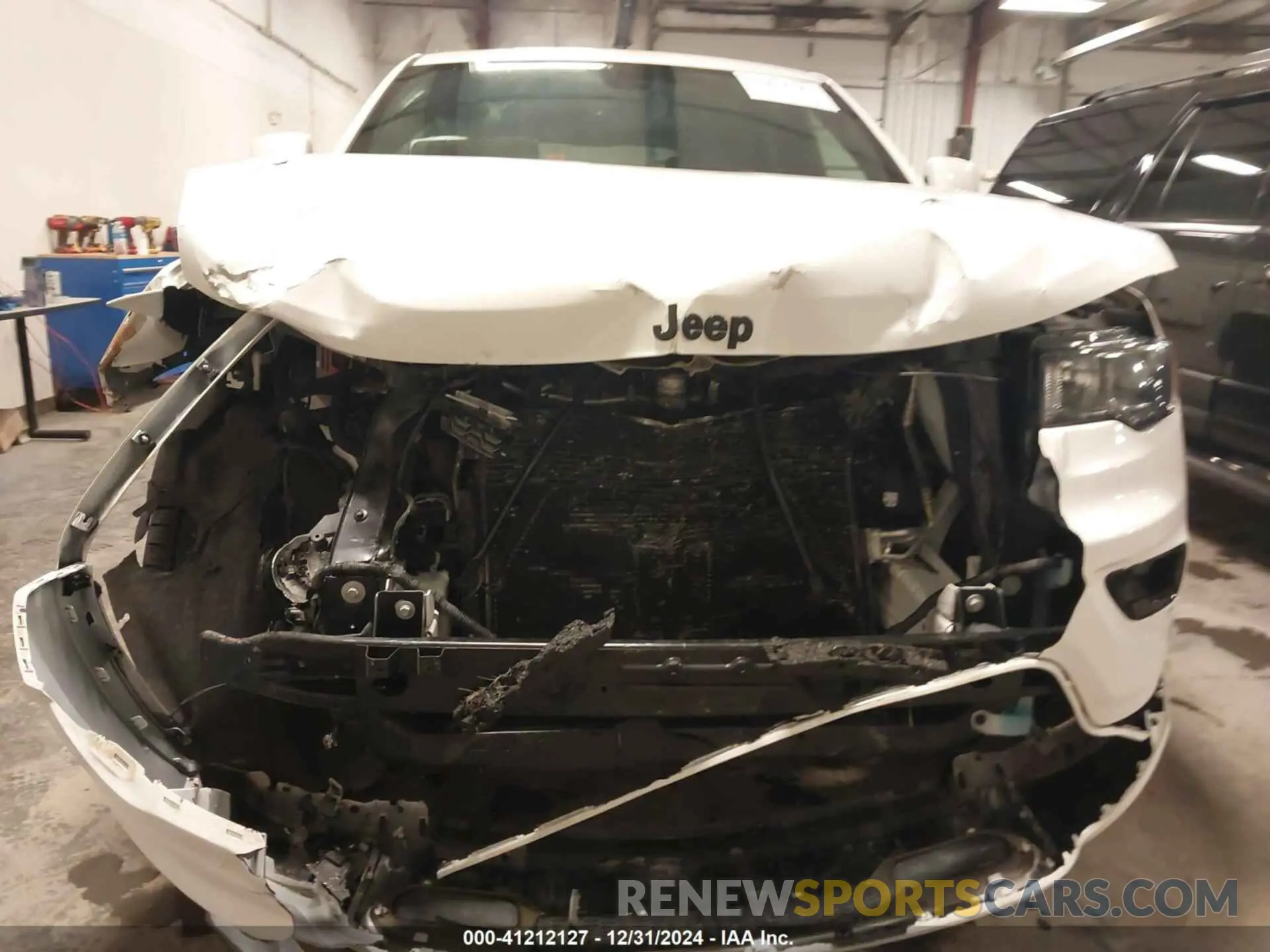 6 fotografías del automóvil dañado 1C4RJFAG1KC694590 JEEP GRAND CHEROKEE 2019