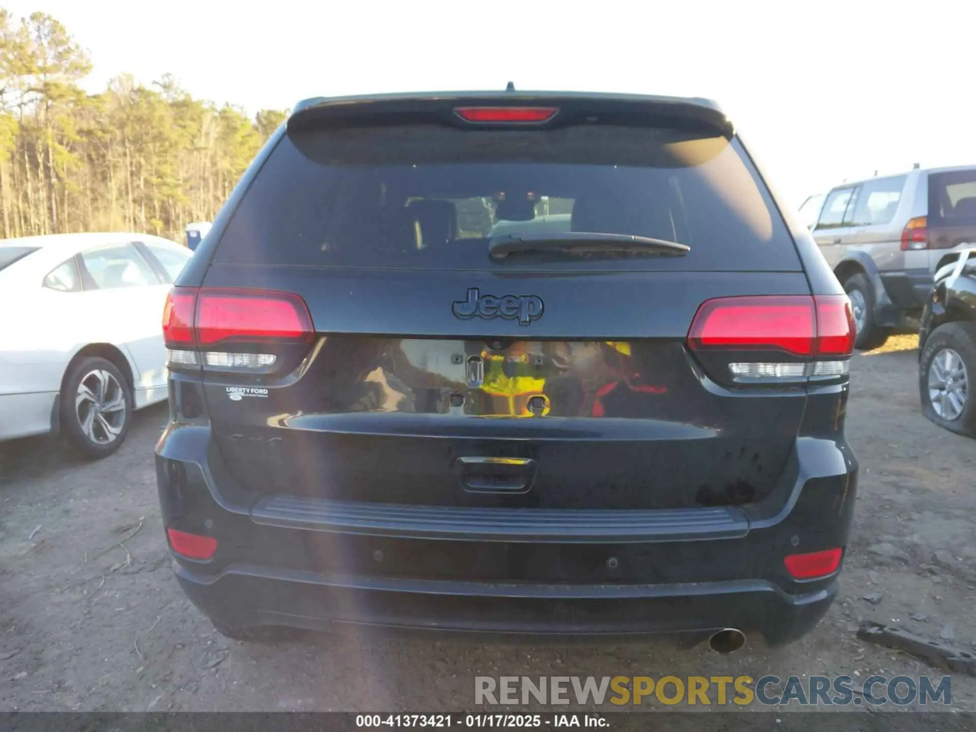 16 fotografías del automóvil dañado 1C4RJFAG8KC839026 JEEP GRAND CHEROKEE 2019