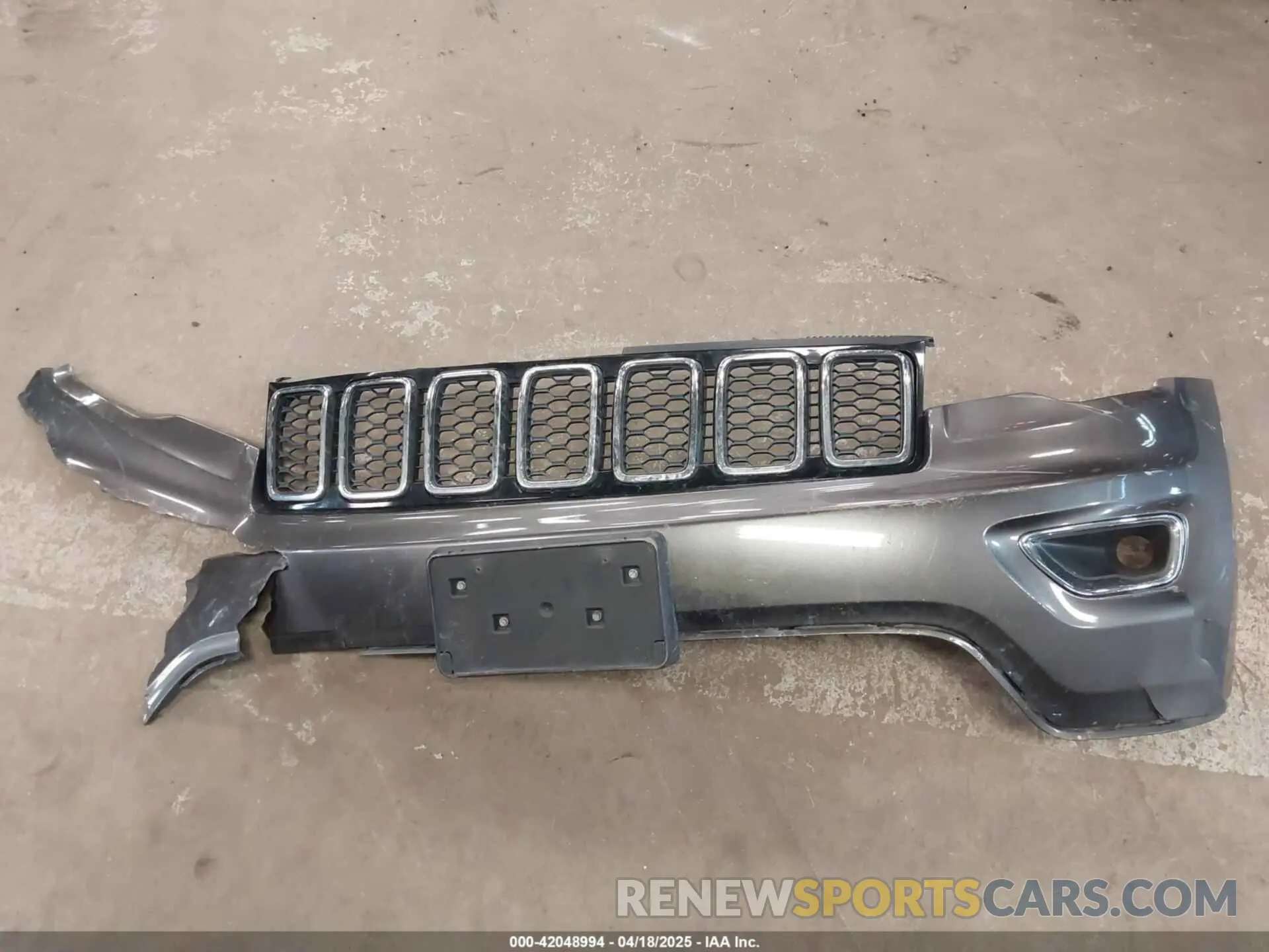 12 fotografías del automóvil dañado 1C4RJFBG0KC527748 JEEP GRAND CHEROKEE 2019