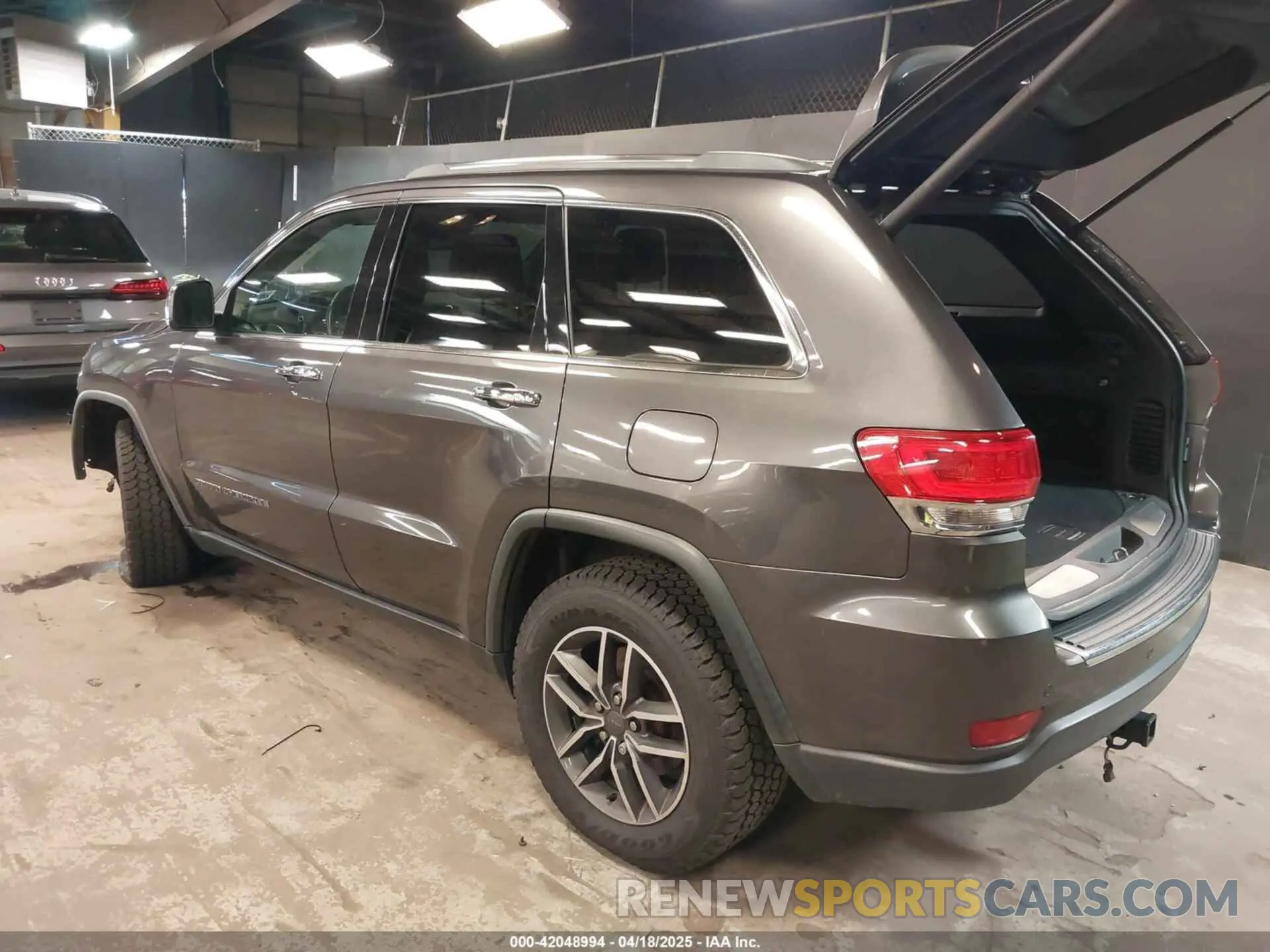 3 fotografías del automóvil dañado 1C4RJFBG0KC527748 JEEP GRAND CHEROKEE 2019