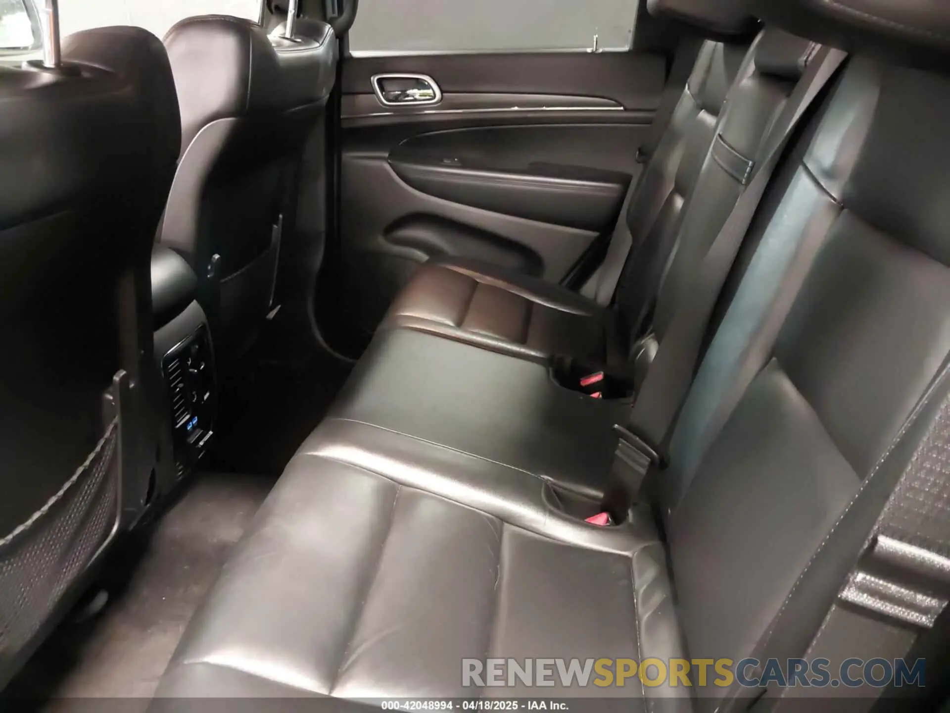 8 fotografías del automóvil dañado 1C4RJFBG0KC527748 JEEP GRAND CHEROKEE 2019