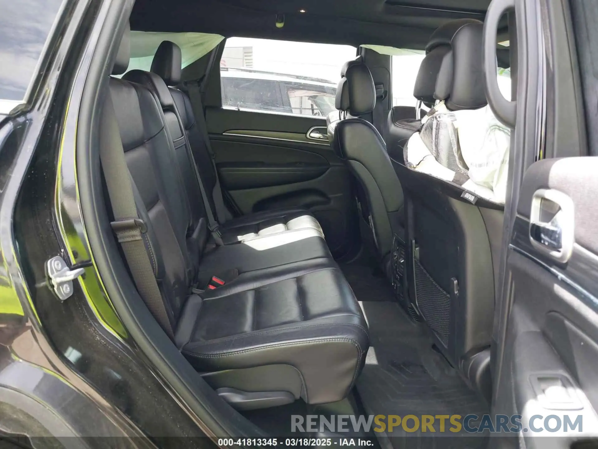 8 fotografías del automóvil dañado 1C4RJFBG0KC842131 JEEP GRAND CHEROKEE 2019