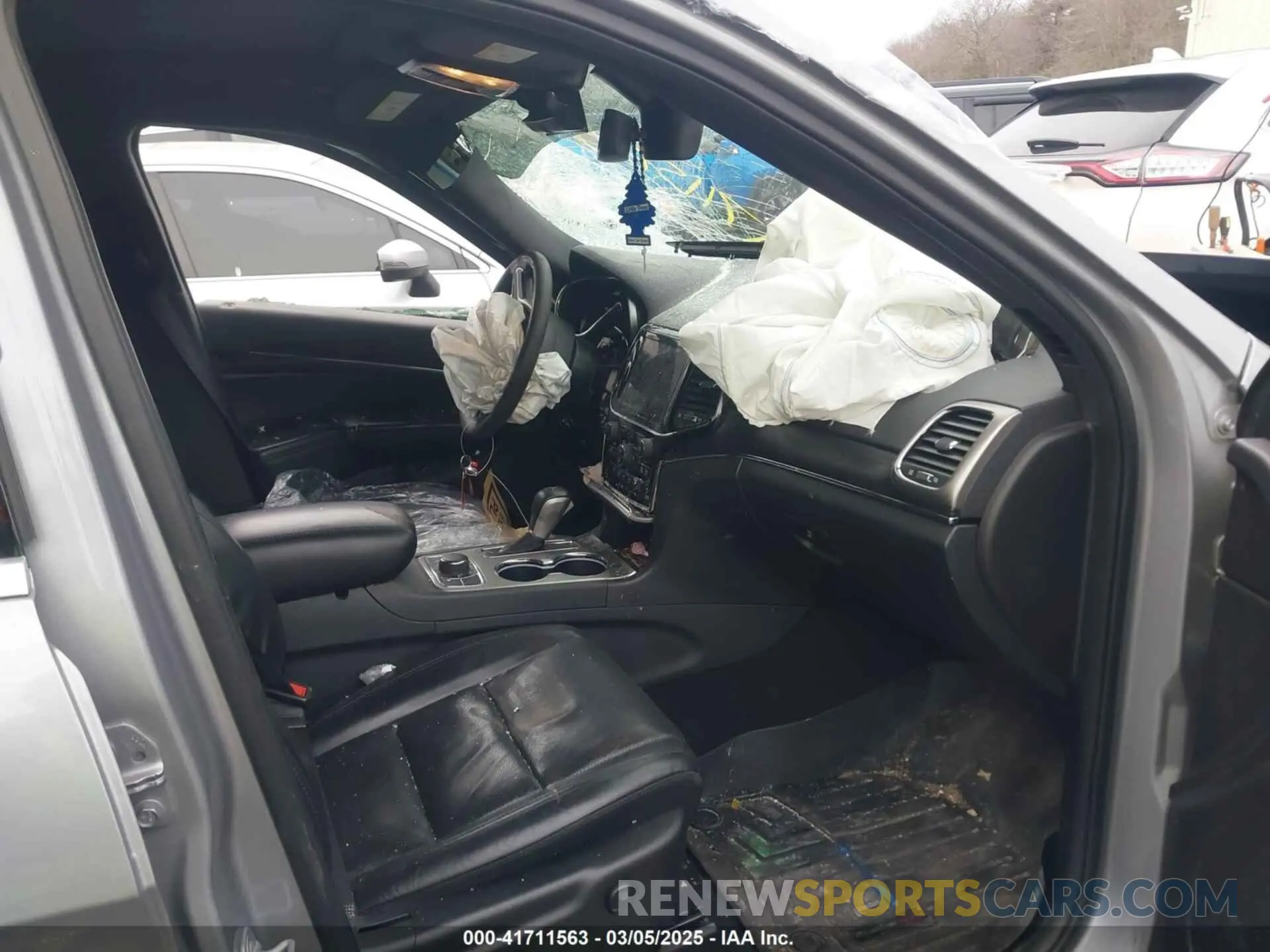 5 fotografías del automóvil dañado 1C4RJFBG1KC669591 JEEP GRAND CHEROKEE 2019