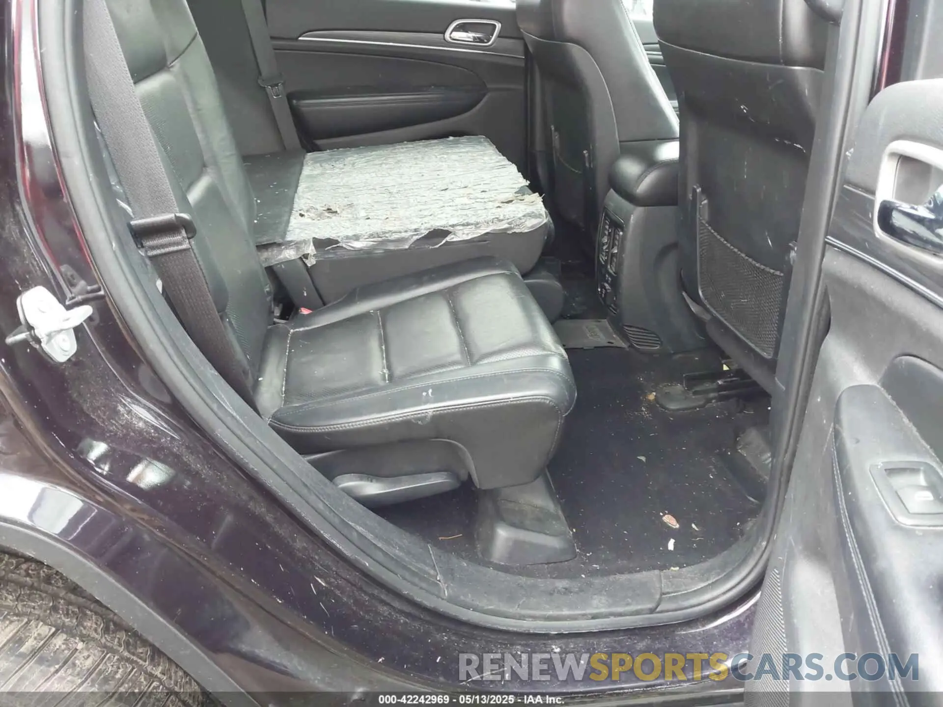 8 fotografías del automóvil dañado 1C4RJFBG1KC772977 JEEP GRAND CHEROKEE 2019