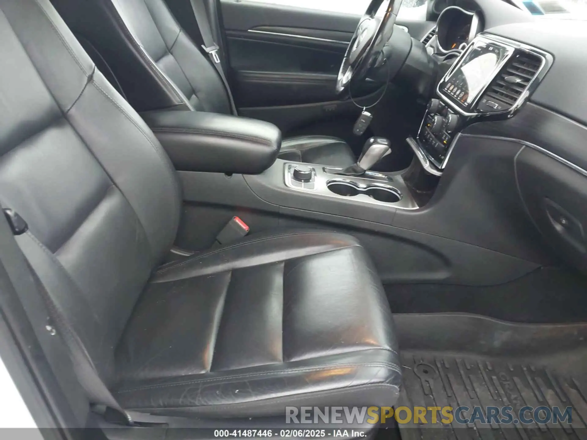 5 fotografías del automóvil dañado 1C4RJFBG3KC840647 JEEP GRAND CHEROKEE 2019