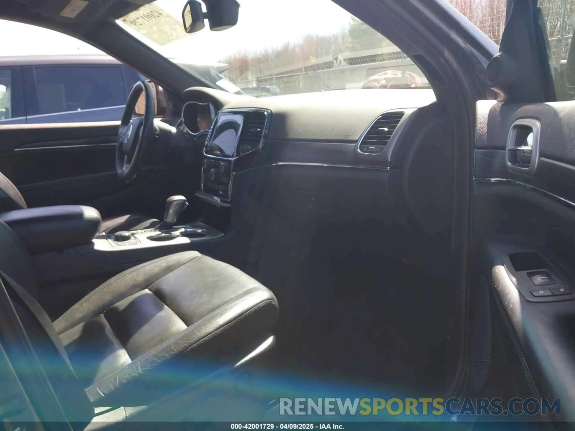 5 fotografías del automóvil dañado 1C4RJFBG4KC683694 JEEP GRAND CHEROKEE 2019