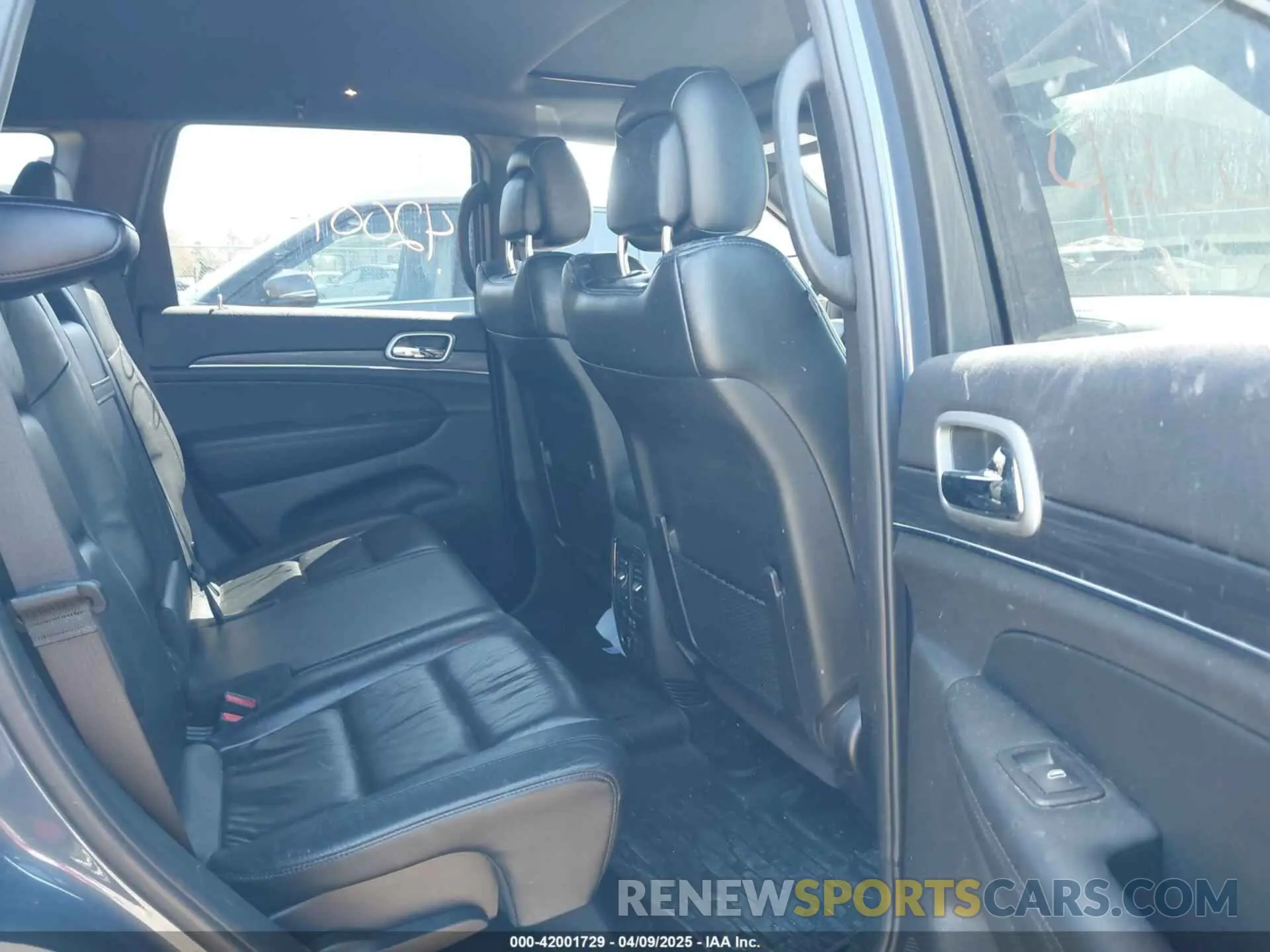 8 fotografías del automóvil dañado 1C4RJFBG4KC683694 JEEP GRAND CHEROKEE 2019
