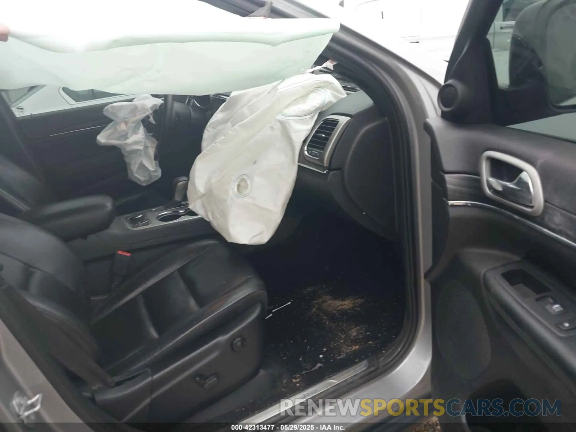 5 fotografías del automóvil dañado 1C4RJFBG4KC712160 JEEP GRAND CHEROKEE 2019