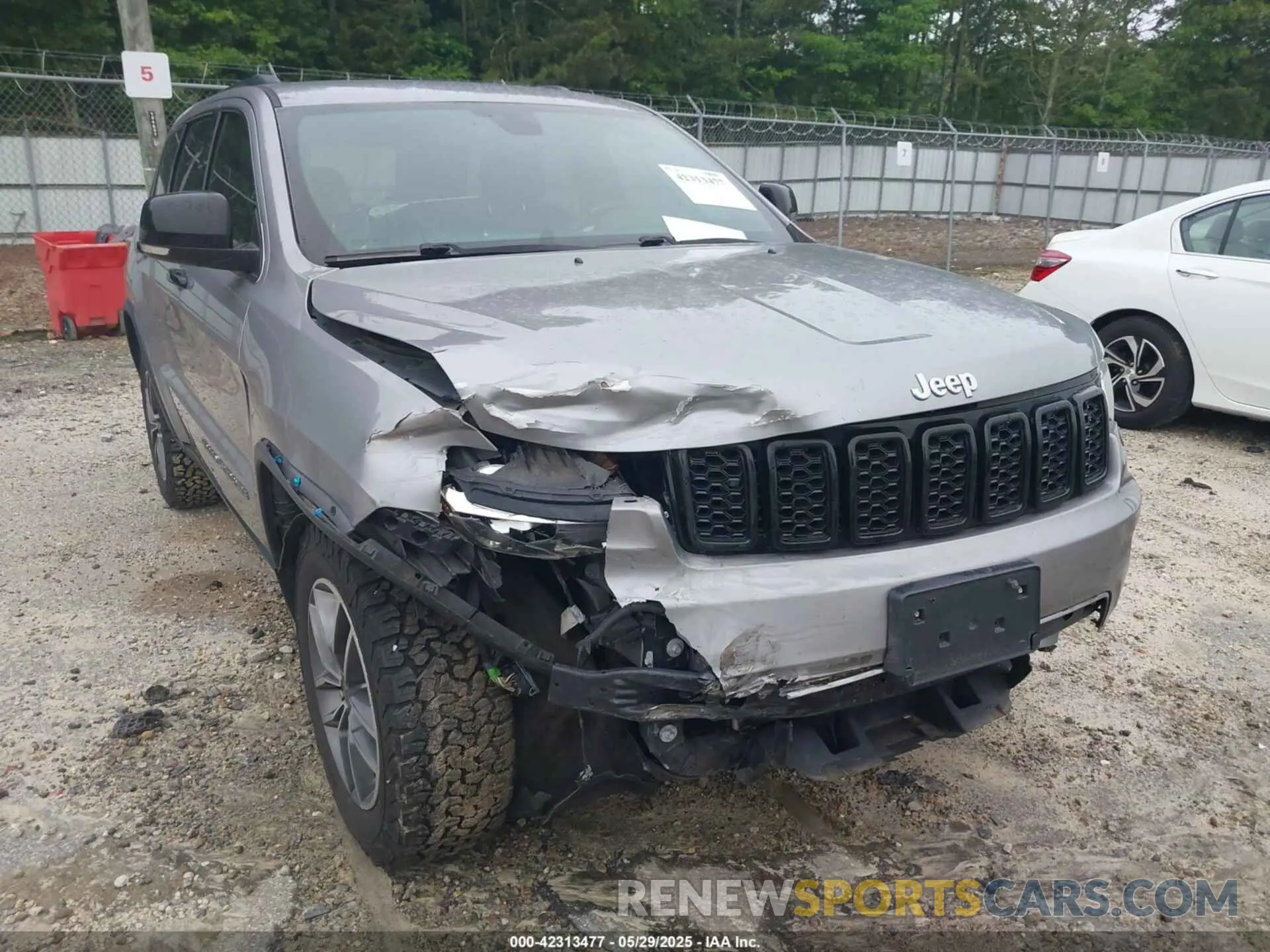 6 fotografías del automóvil dañado 1C4RJFBG4KC712160 JEEP GRAND CHEROKEE 2019
