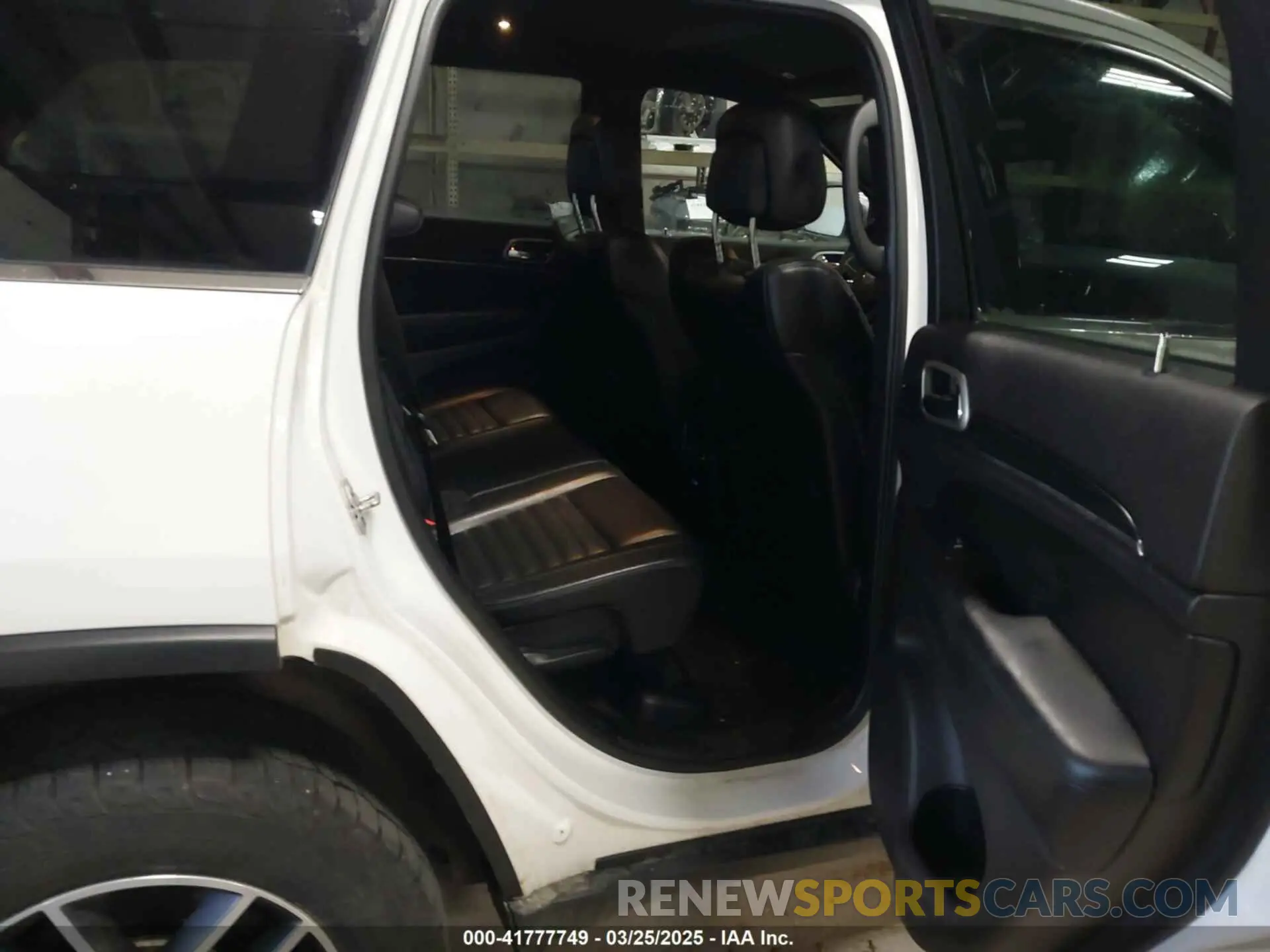8 fotografías del automóvil dañado 1C4RJFBG5KC636030 JEEP GRAND CHEROKEE 2019