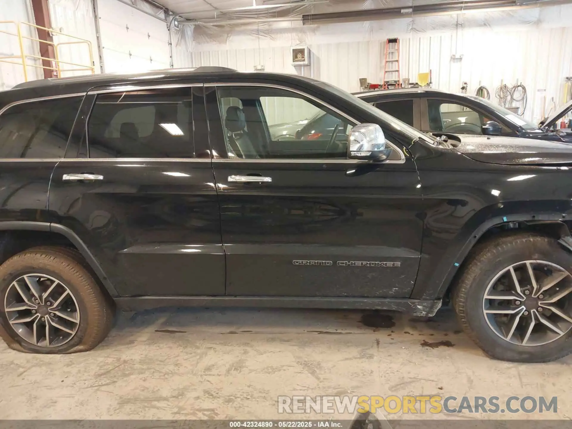 14 fotografías del automóvil dañado 1C4RJFBG5KC759942 JEEP GRAND CHEROKEE 2019