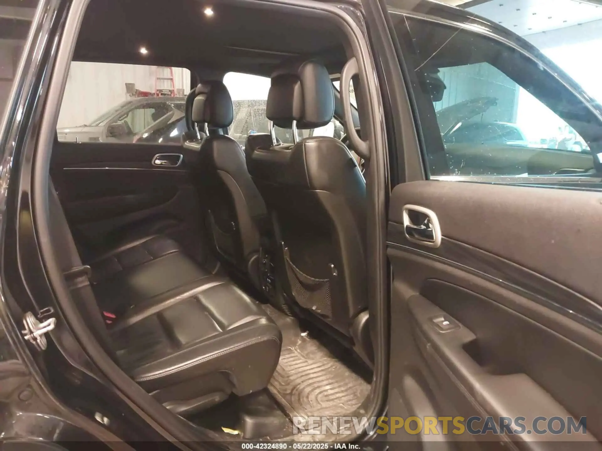 8 fotografías del automóvil dañado 1C4RJFBG5KC759942 JEEP GRAND CHEROKEE 2019