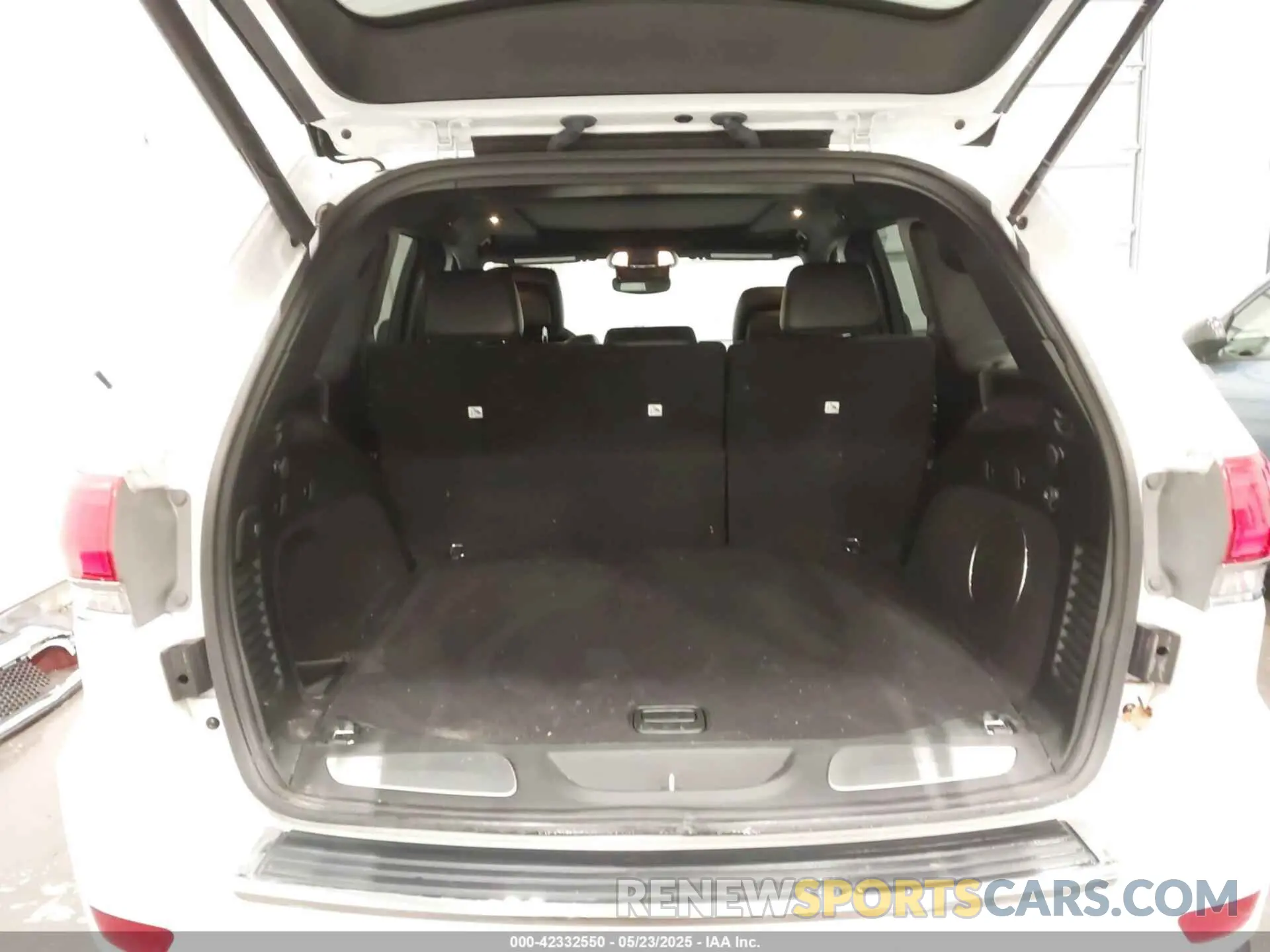 18 fotografías del automóvil dañado 1C4RJFBG6KC531688 JEEP GRAND CHEROKEE 2019