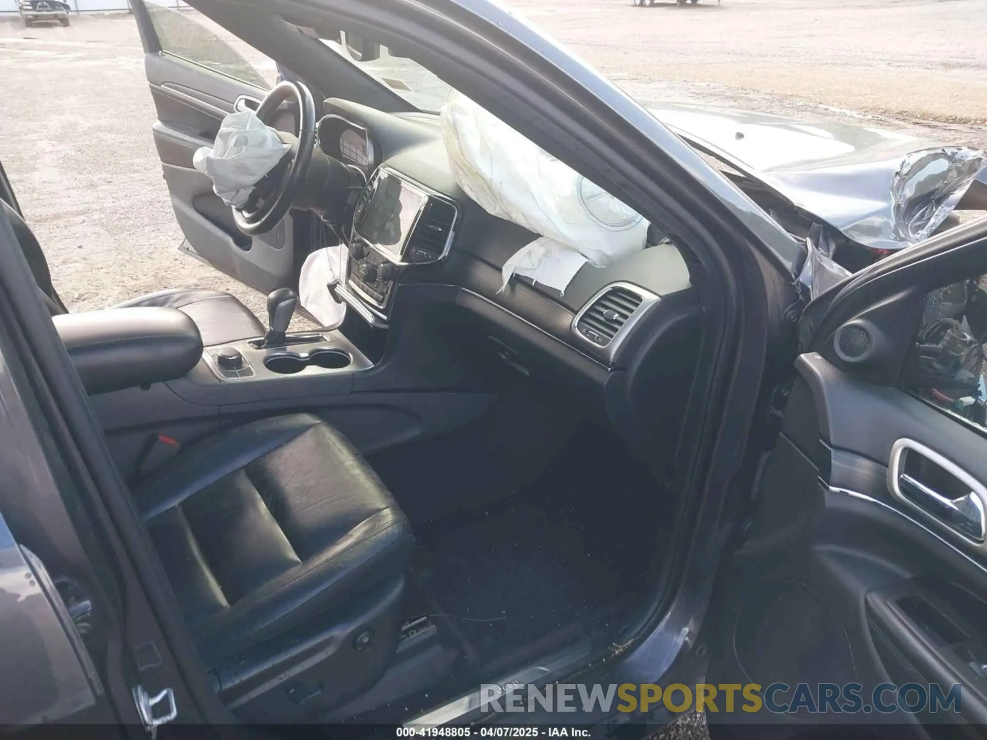 5 fotografías del automóvil dañado 1C4RJFBG6KC538995 JEEP GRAND CHEROKEE 2019