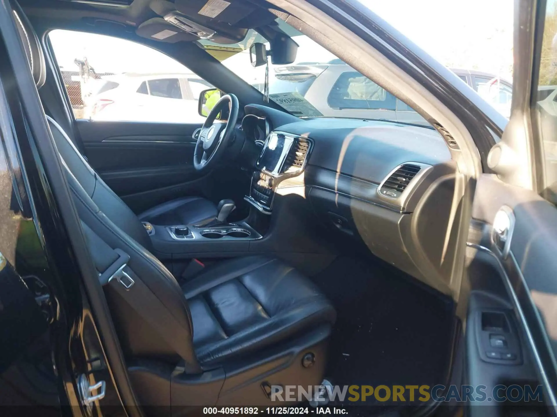 5 fotografías del automóvil dañado 1C4RJFBG7KC674990 JEEP GRAND CHEROKEE 2019