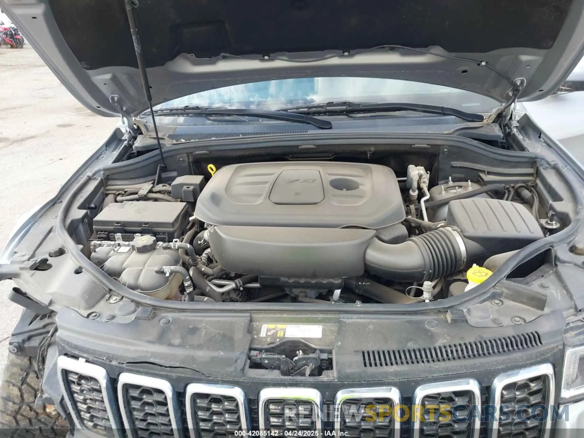 10 fotografías del automóvil dañado 1C4RJFBG7KC734850 JEEP GRAND CHEROKEE 2019