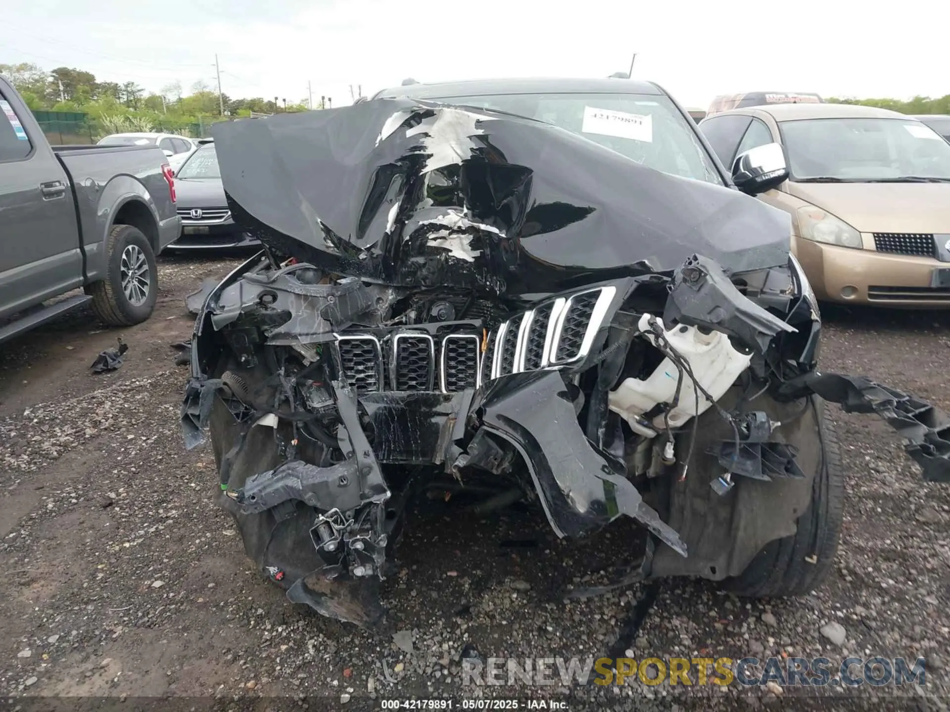 12 fotografías del automóvil dañado 1C4RJFBG7KC815704 JEEP GRAND CHEROKEE 2019