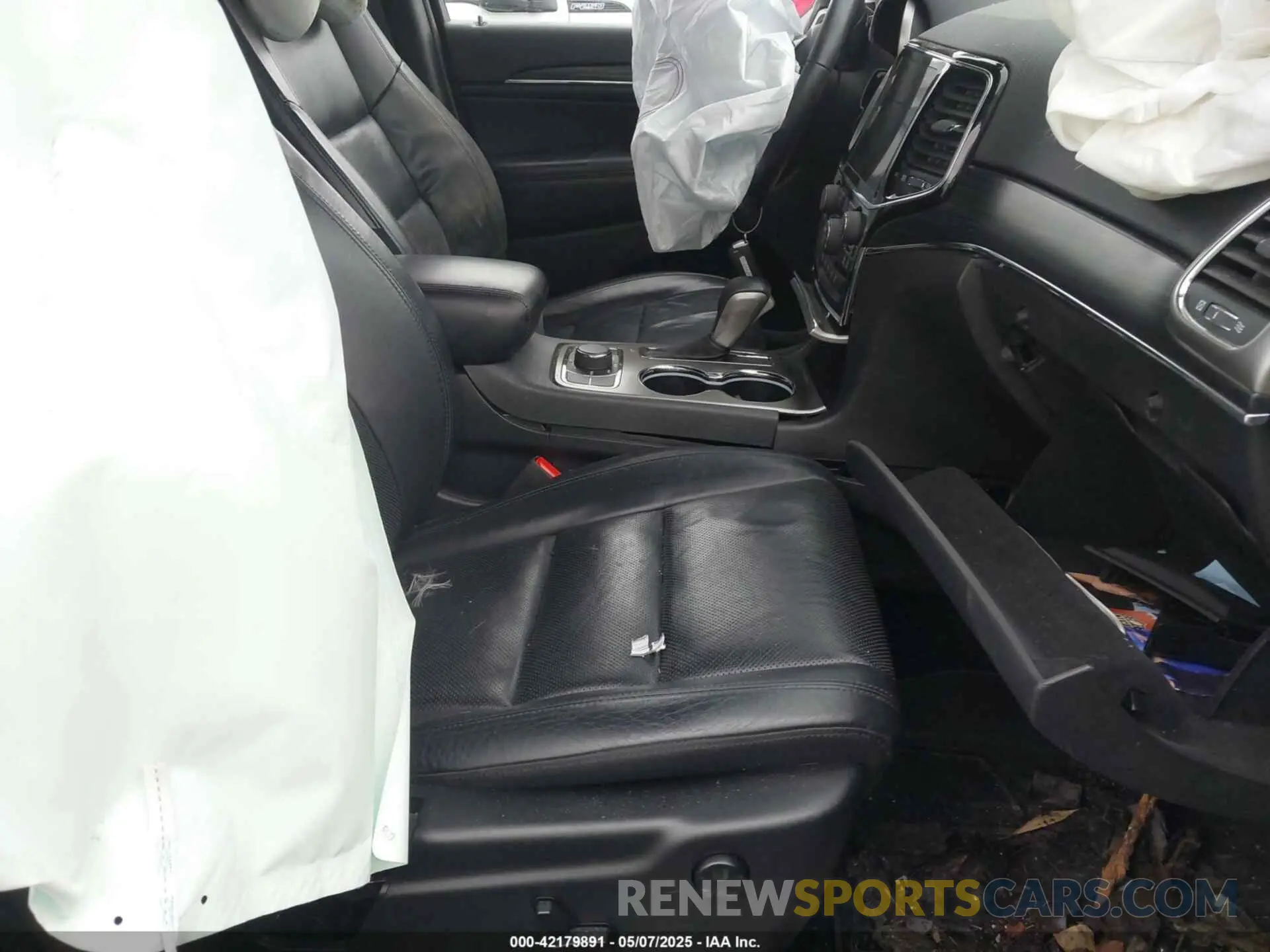 5 fotografías del automóvil dañado 1C4RJFBG7KC815704 JEEP GRAND CHEROKEE 2019