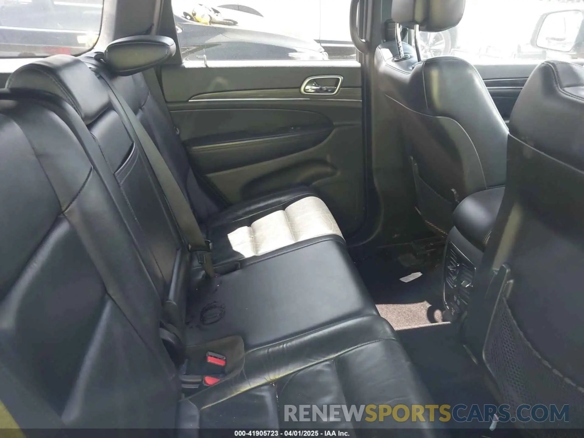 8 fotografías del automóvil dañado 1C4RJFBG8KC552204 JEEP GRAND CHEROKEE 2019