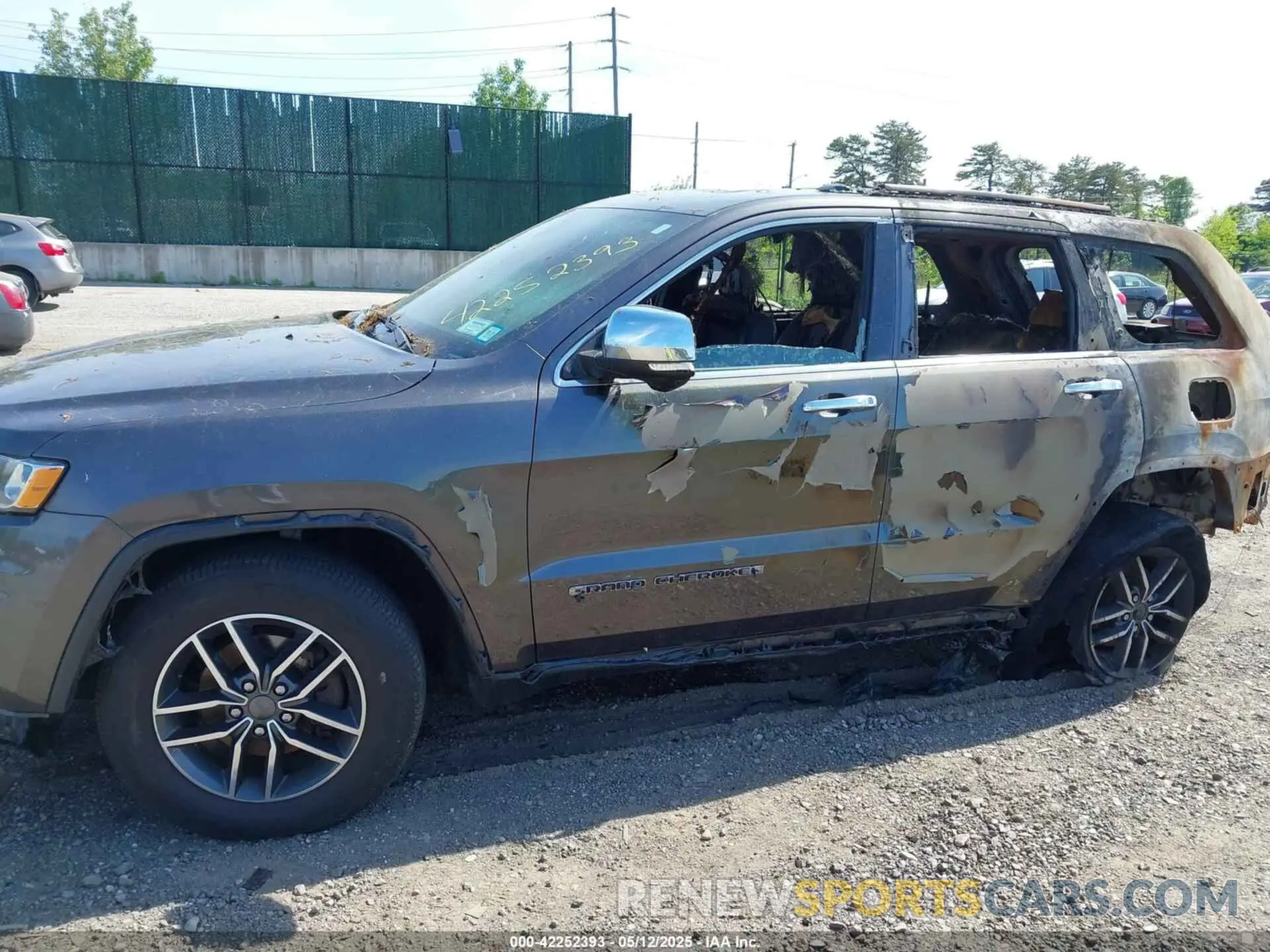 12 fotografías del automóvil dañado 1C4RJFBG8KC662055 JEEP GRAND CHEROKEE 2019
