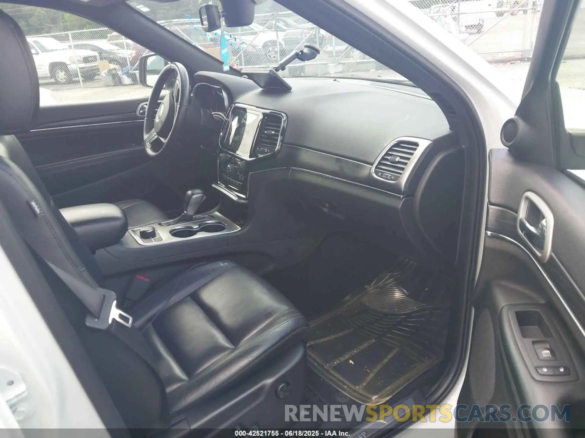 5 fotografías del automóvil dañado 1C4RJFBGXKC665815 JEEP GRAND CHEROKEE 2019