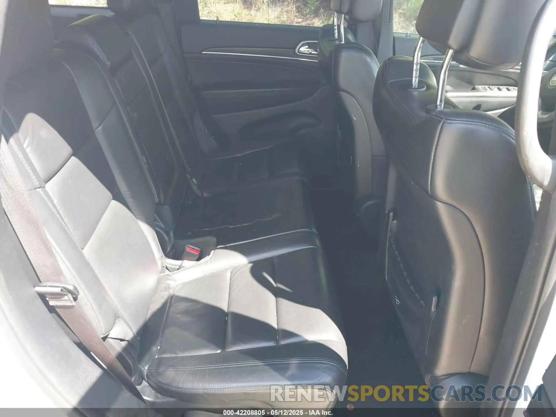 8 fotografías del automóvil dañado 1C4RJFBGXKC695297 JEEP GRAND CHEROKEE 2019