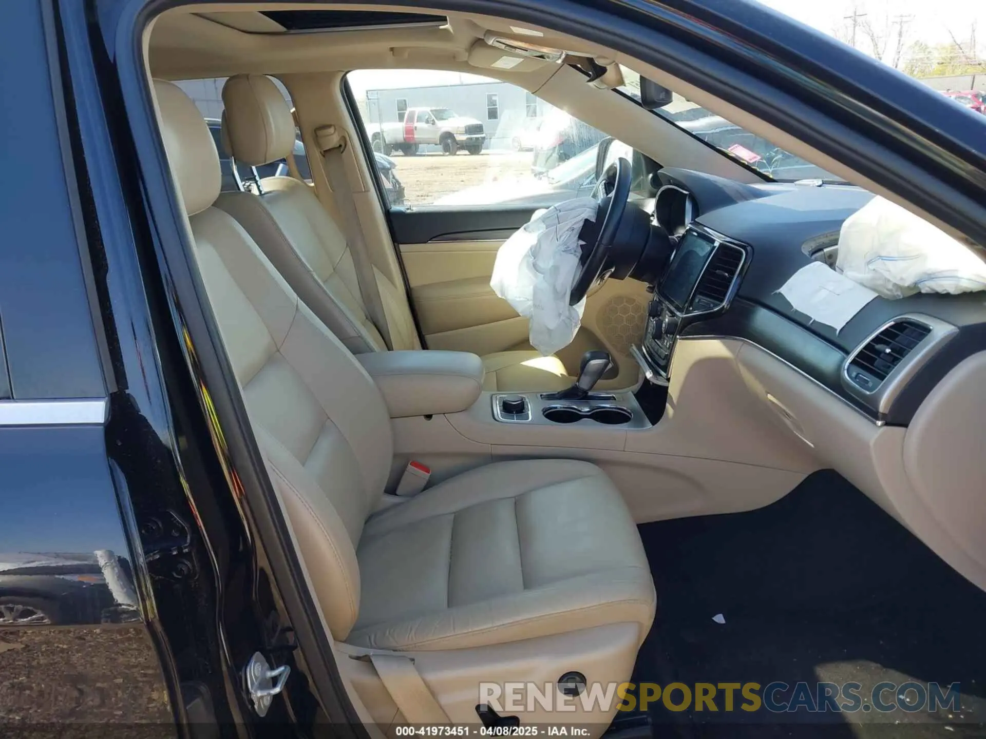 5 fotografías del automóvil dañado 1C4RJFBT3KC620132 JEEP GRAND CHEROKEE 2019