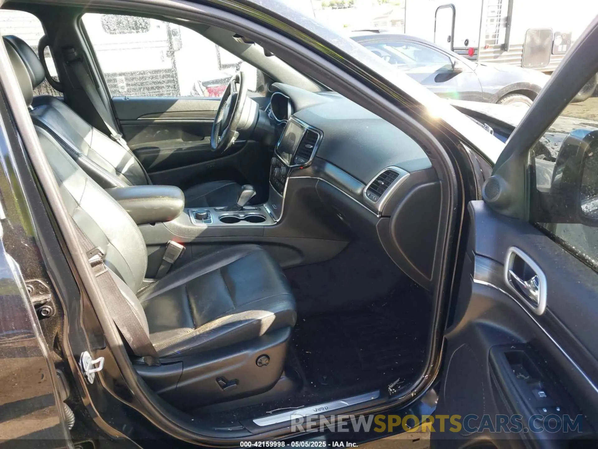 5 fotografías del automóvil dañado 1C4RJFBT9KC610351 JEEP GRAND CHEROKEE 2019